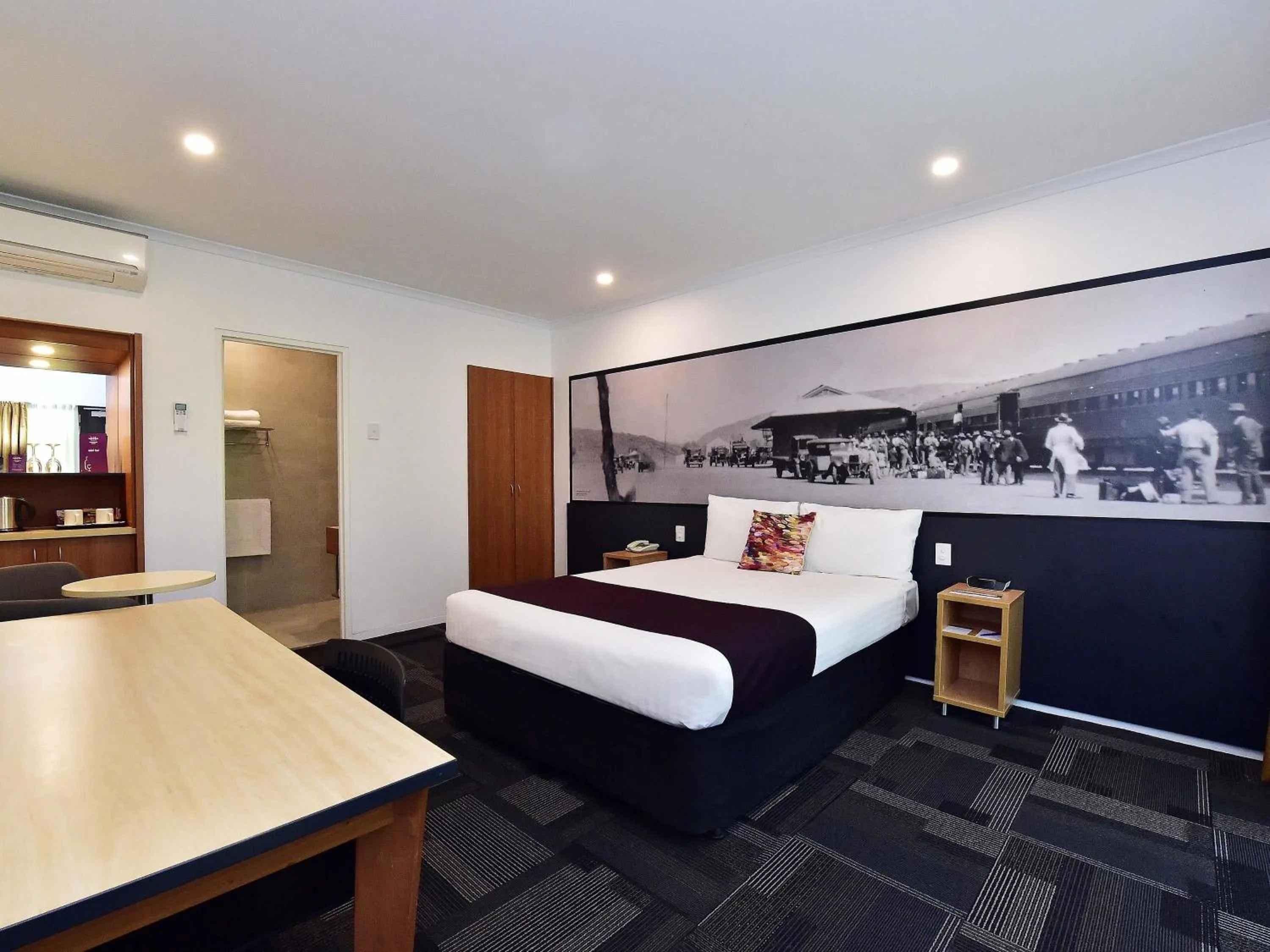 Standard Queen Room in Mercure Alice Springs Resort