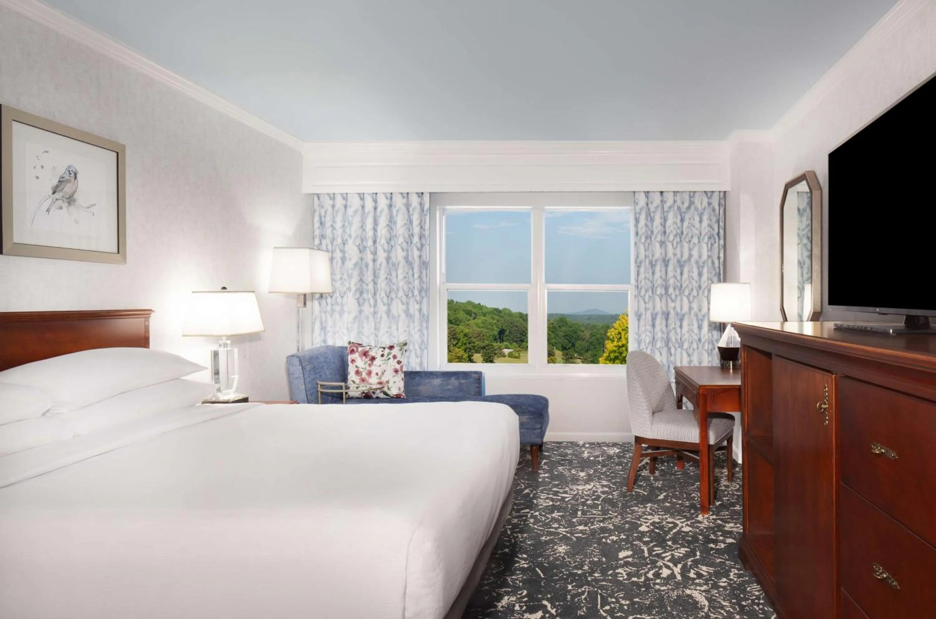 King Room - High Floor Pure Wellness with Golf View in Hilton Atlanta/Marietta Hotel & Conference Center