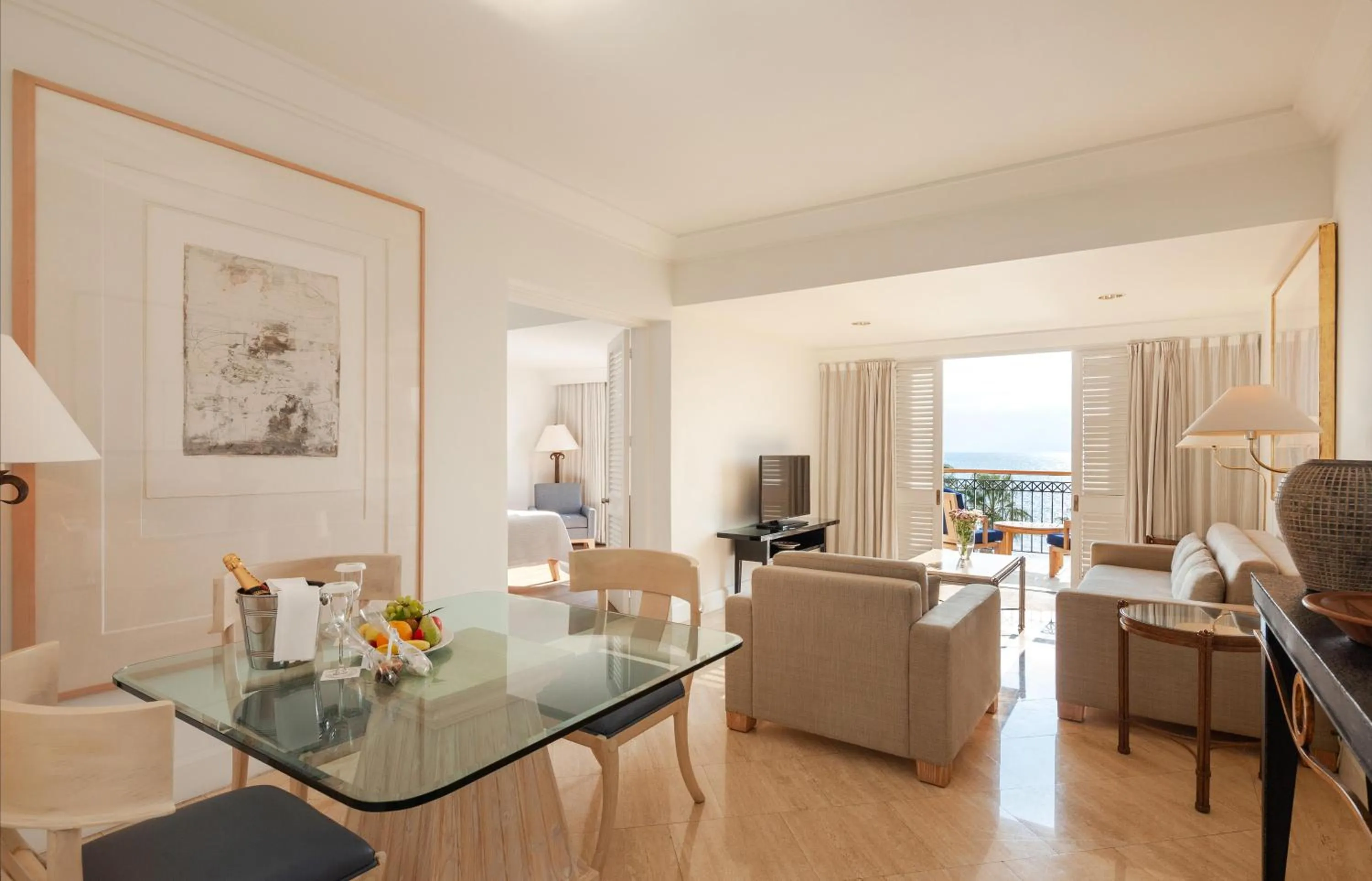 One Bedroom Sea View Deluxe Suite in Annabelle