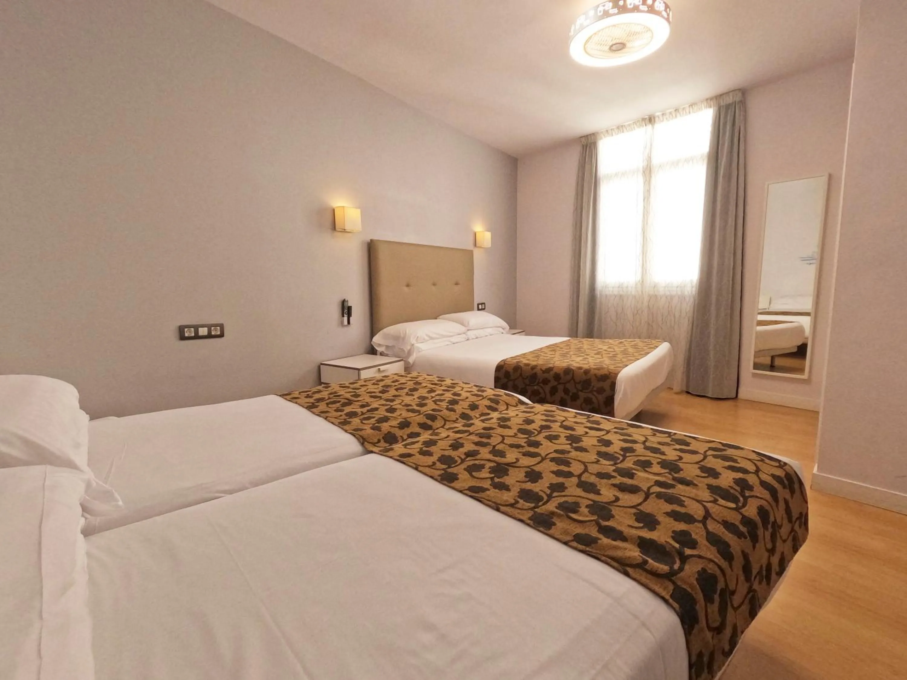 Deluxe Family Room in Casual Gurea