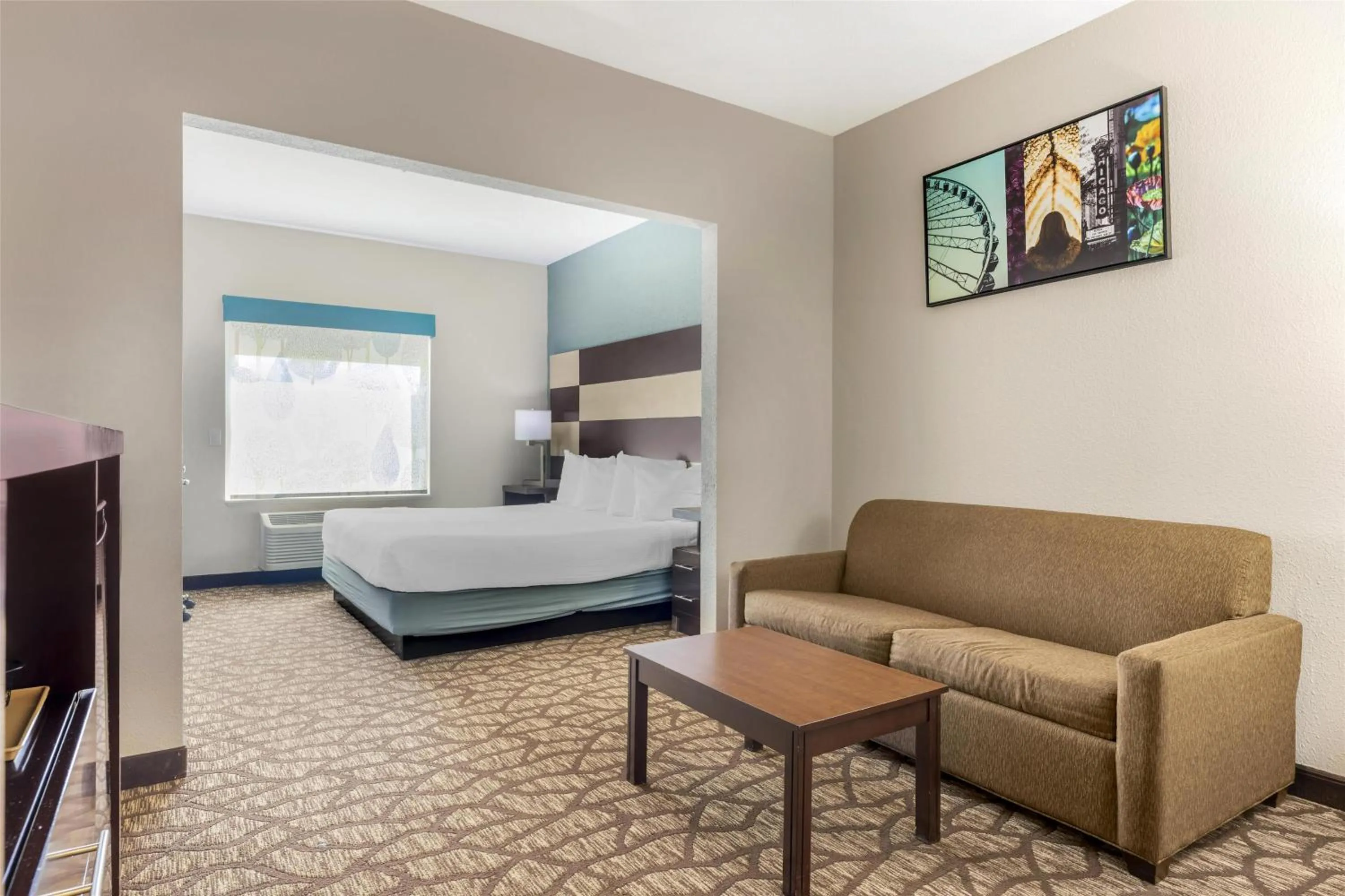 King Suite with Walk-In Shower - Disability/Non-Smoking in Best Western Joliet Inn & Suites