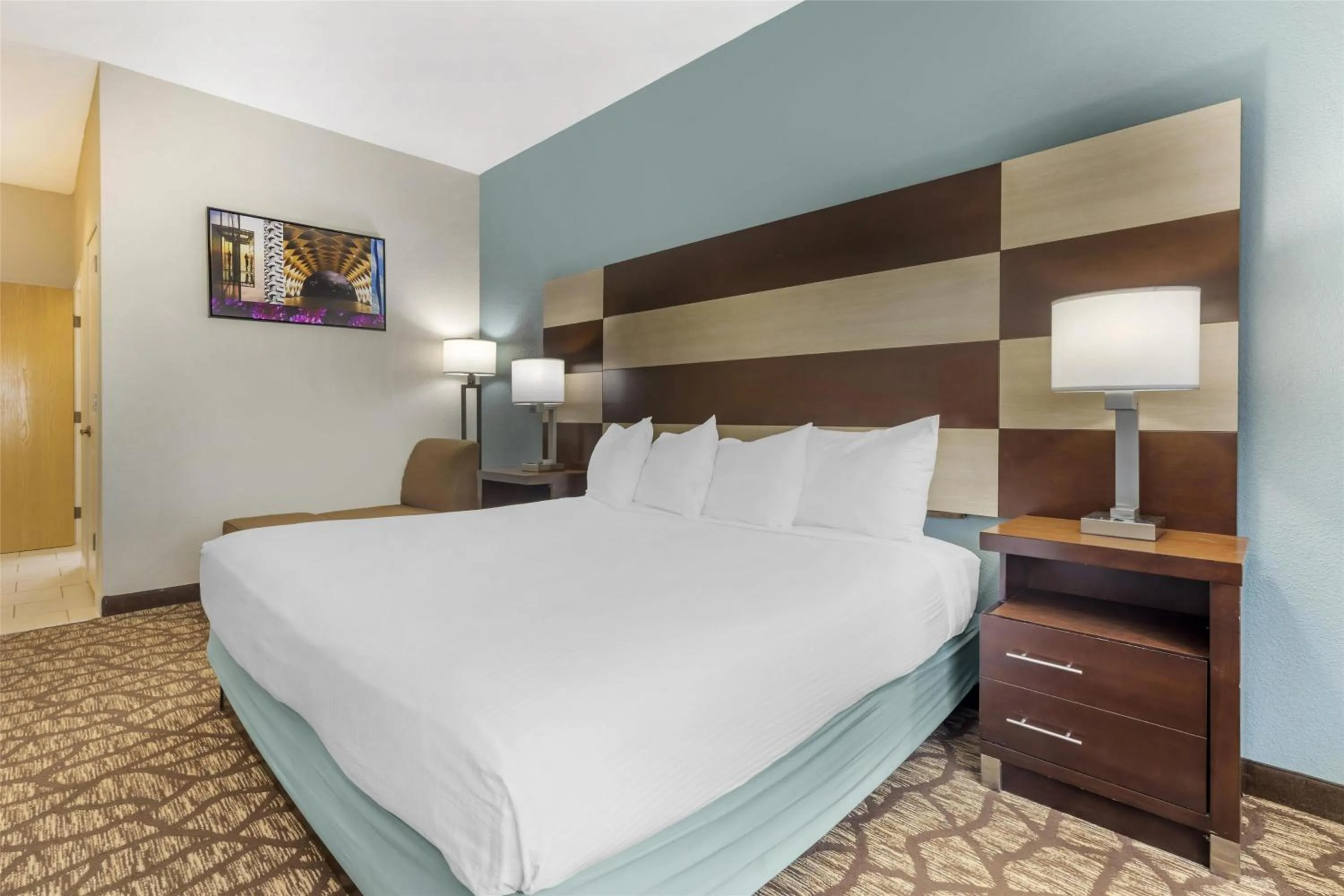 King Room with Walk In Shower - Mobility Accessible/Non-Smoking in Best Western Joliet Inn & Suites