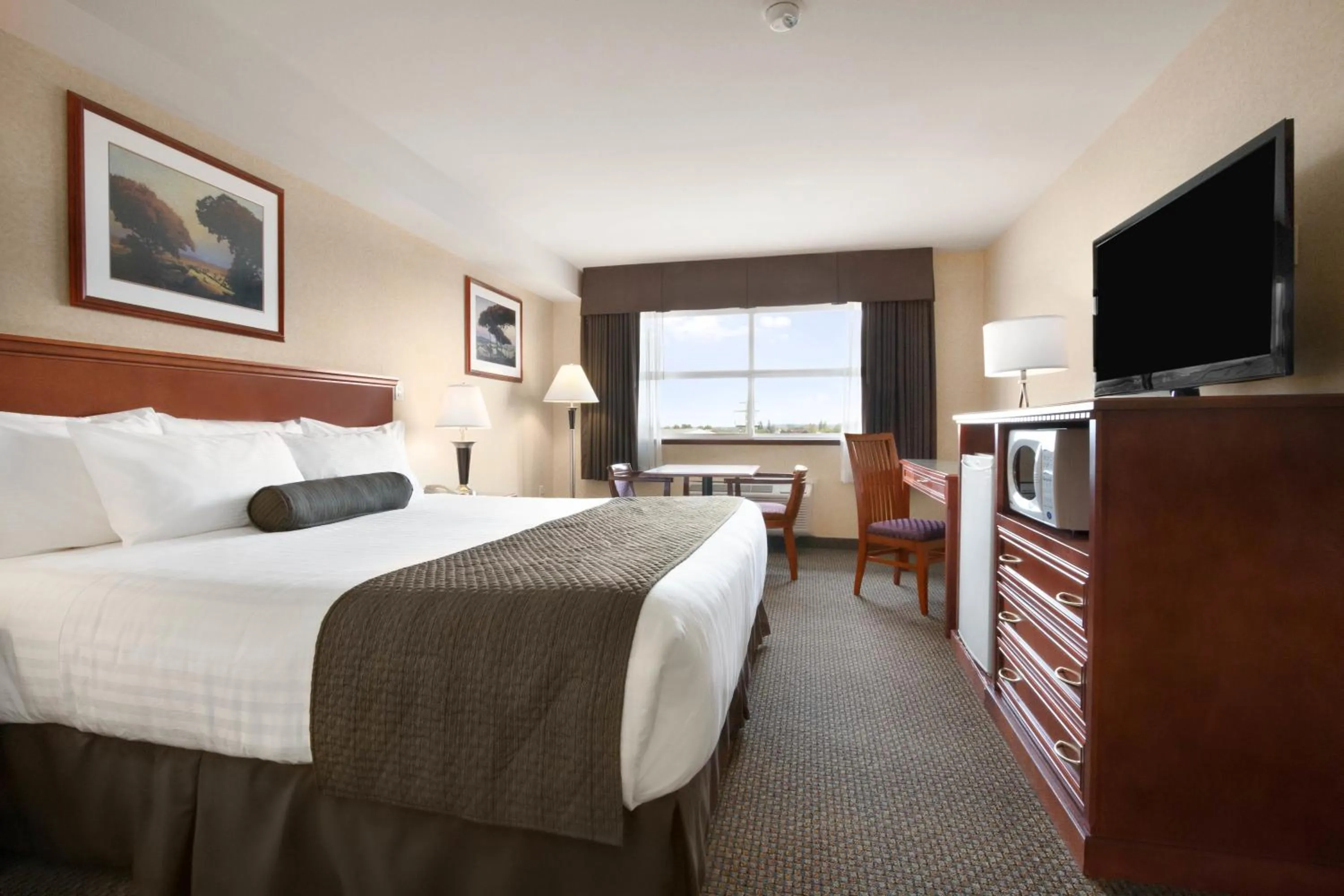 King Room - Non-Smoking in Days Inn & Suites by Wyndham Langley