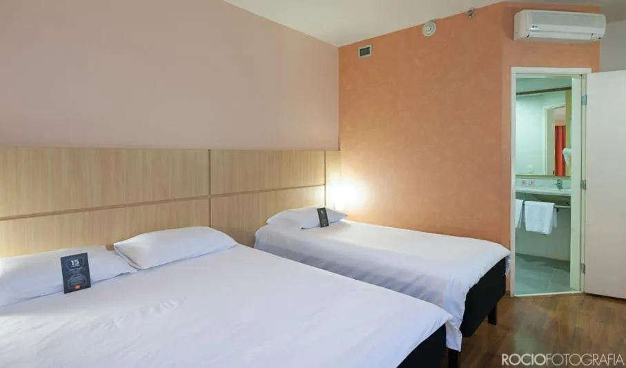 Twin Room in ibis Uberlandia