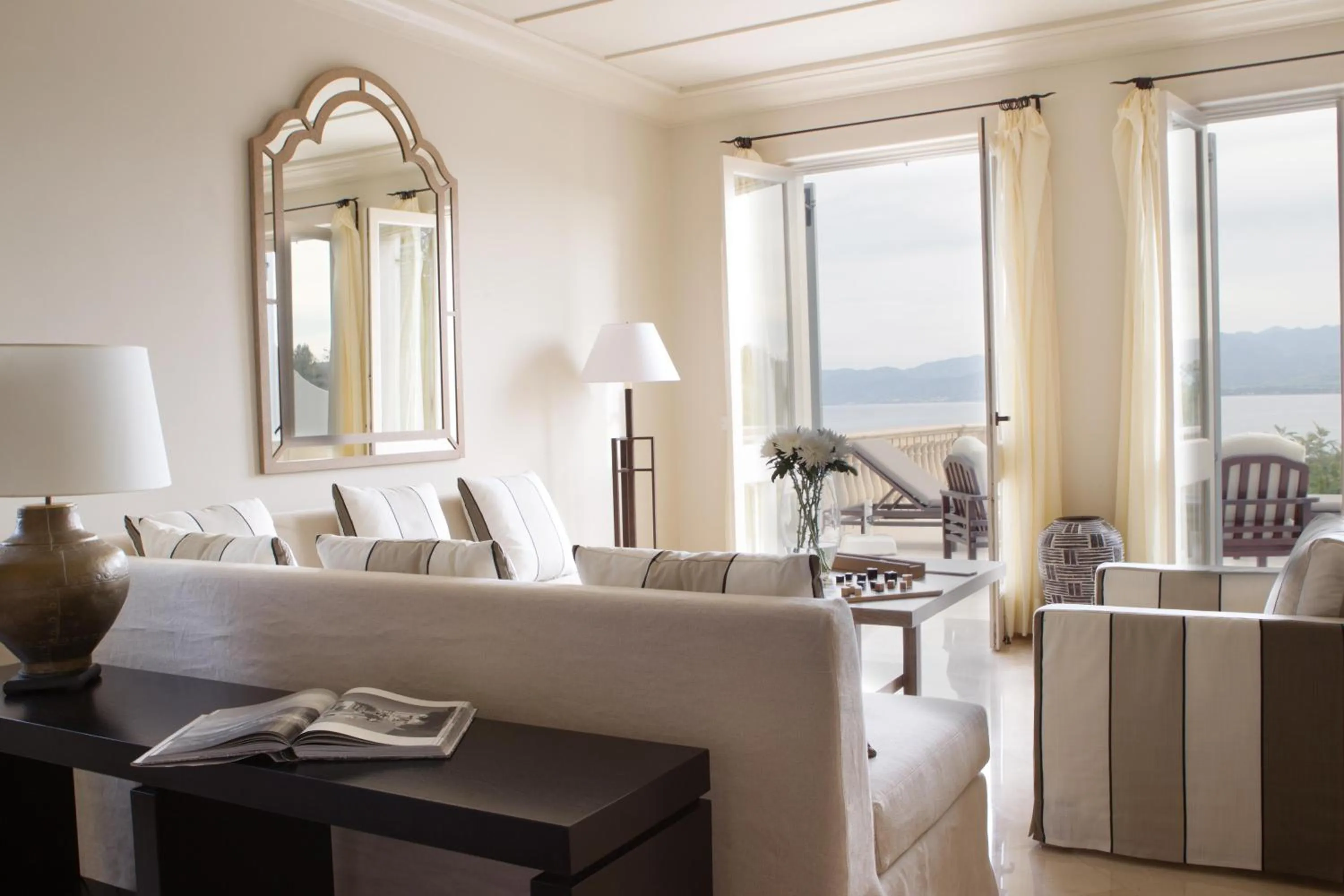 Junior Suite with Private Pool in Anassa