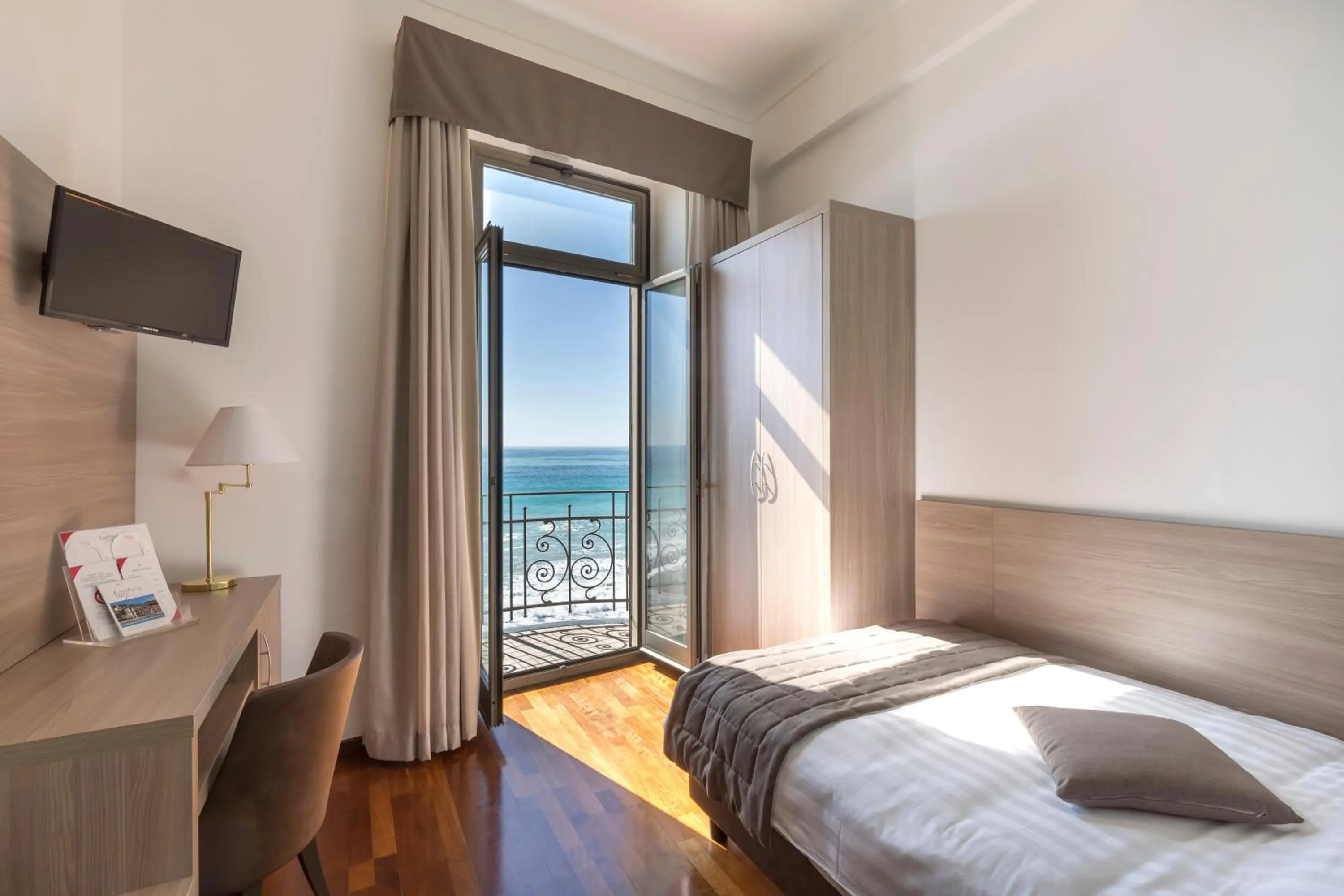 Standard Single Room with Sea View in Hotel Parigi & Spa