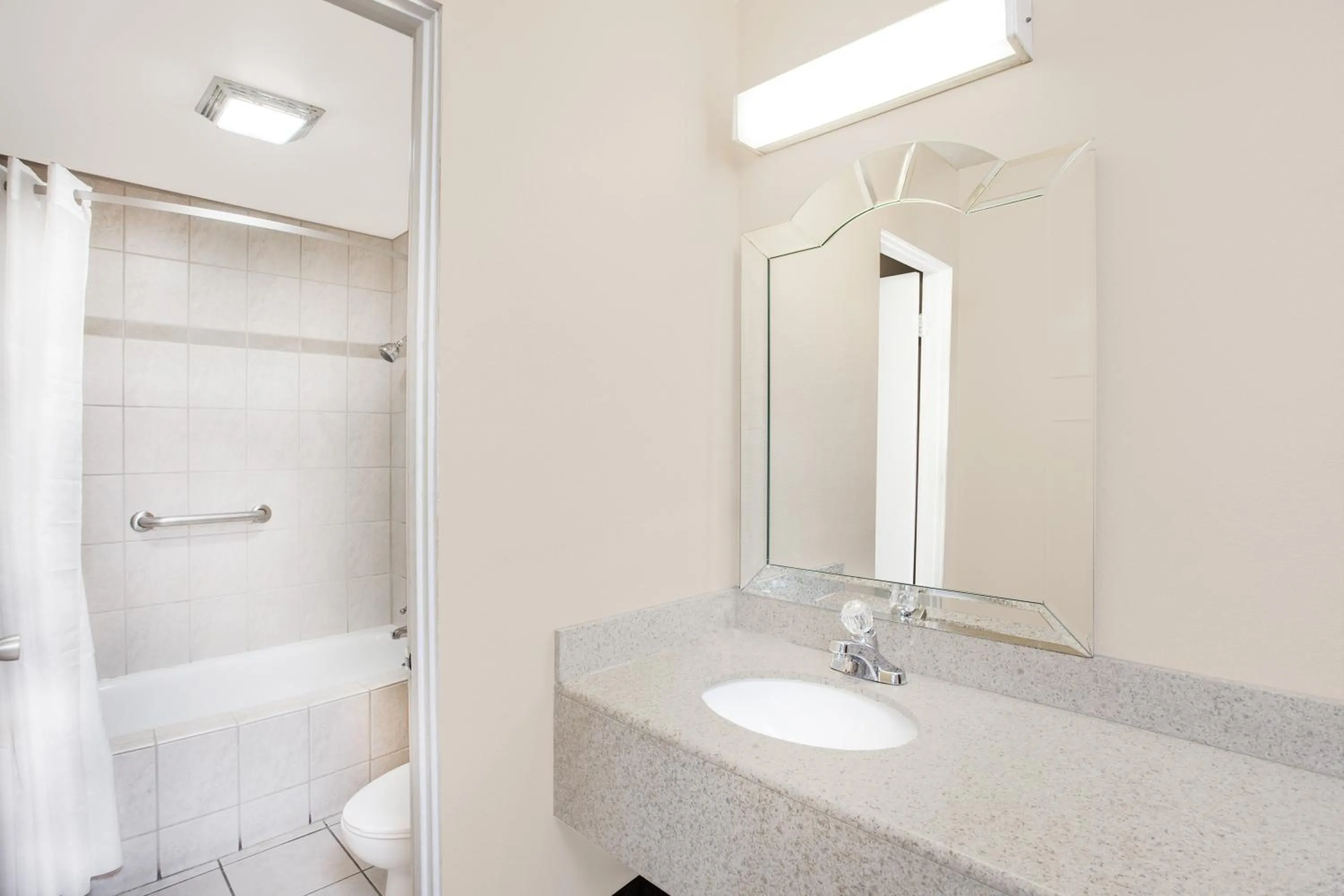 Queen Room with Two Queen Beds - Non-Smoking in Travelodge by Wyndham Barstow