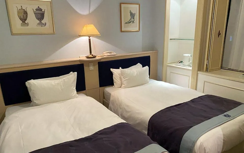 Donau Classic Economy Twin Room - Non-Smoking	 in Hotel Monterey Osaka