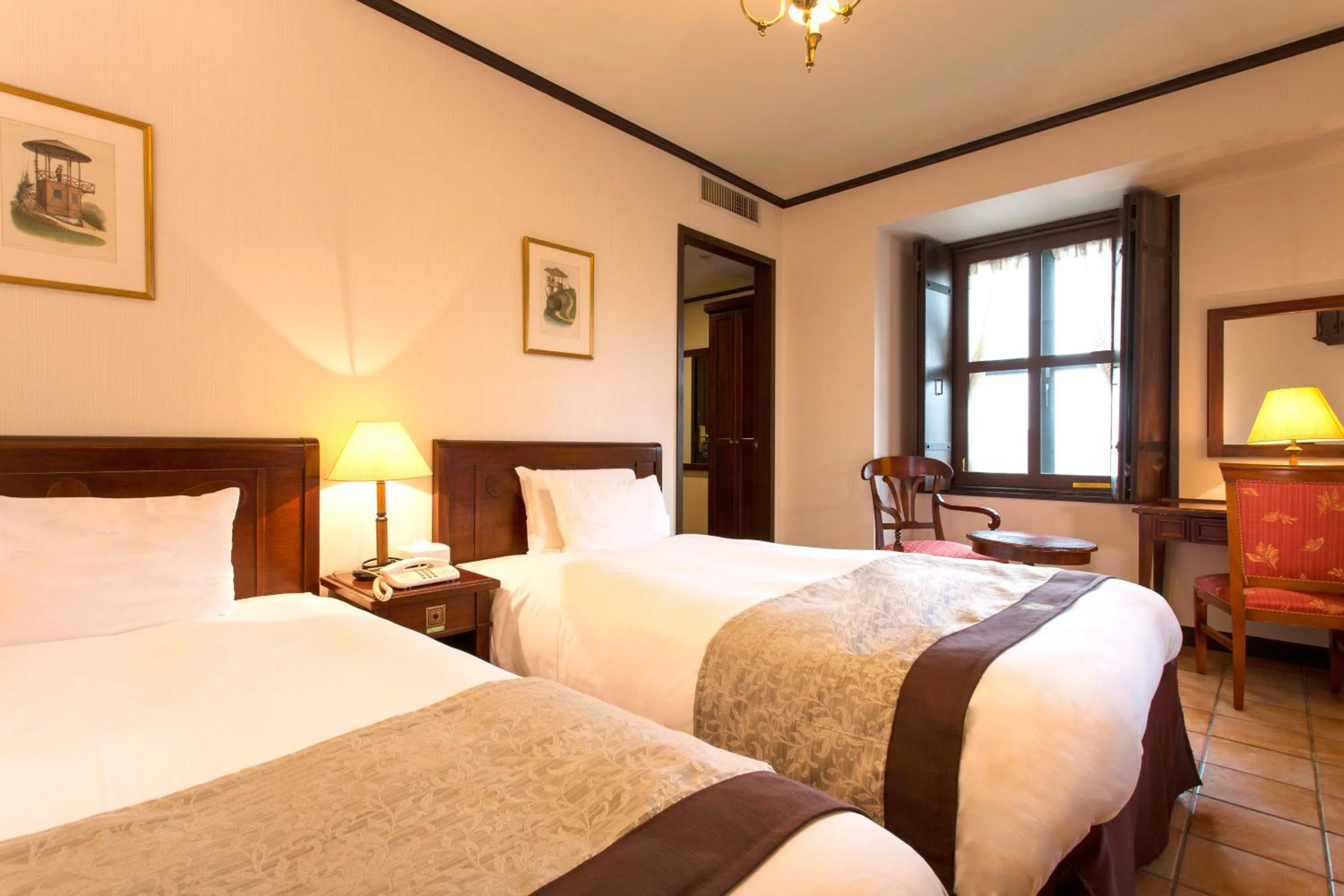 Corner Twin Room in Hotel Monterey Osaka