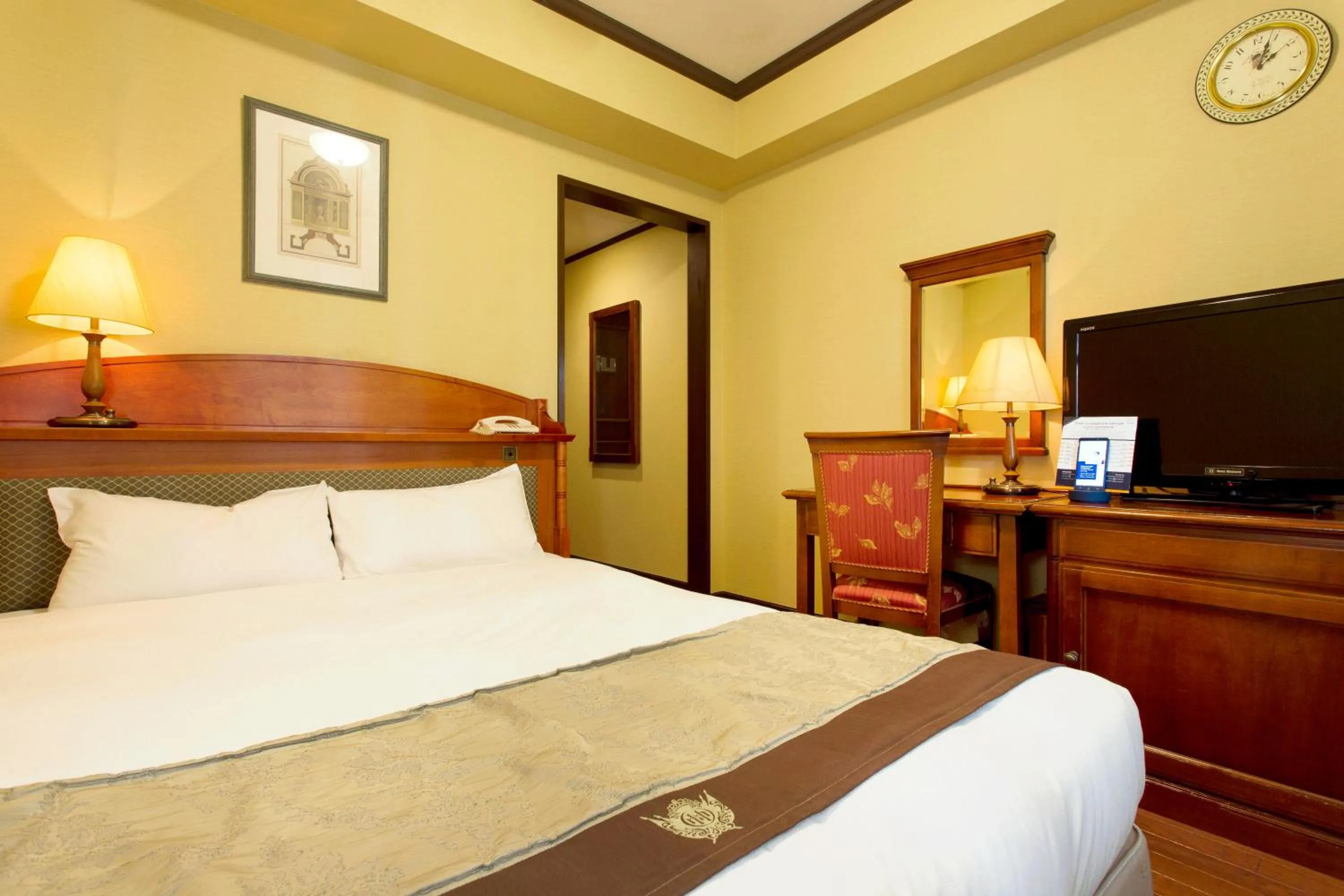 Economy Double Room - Non-Smoking in Hotel Monterey Osaka