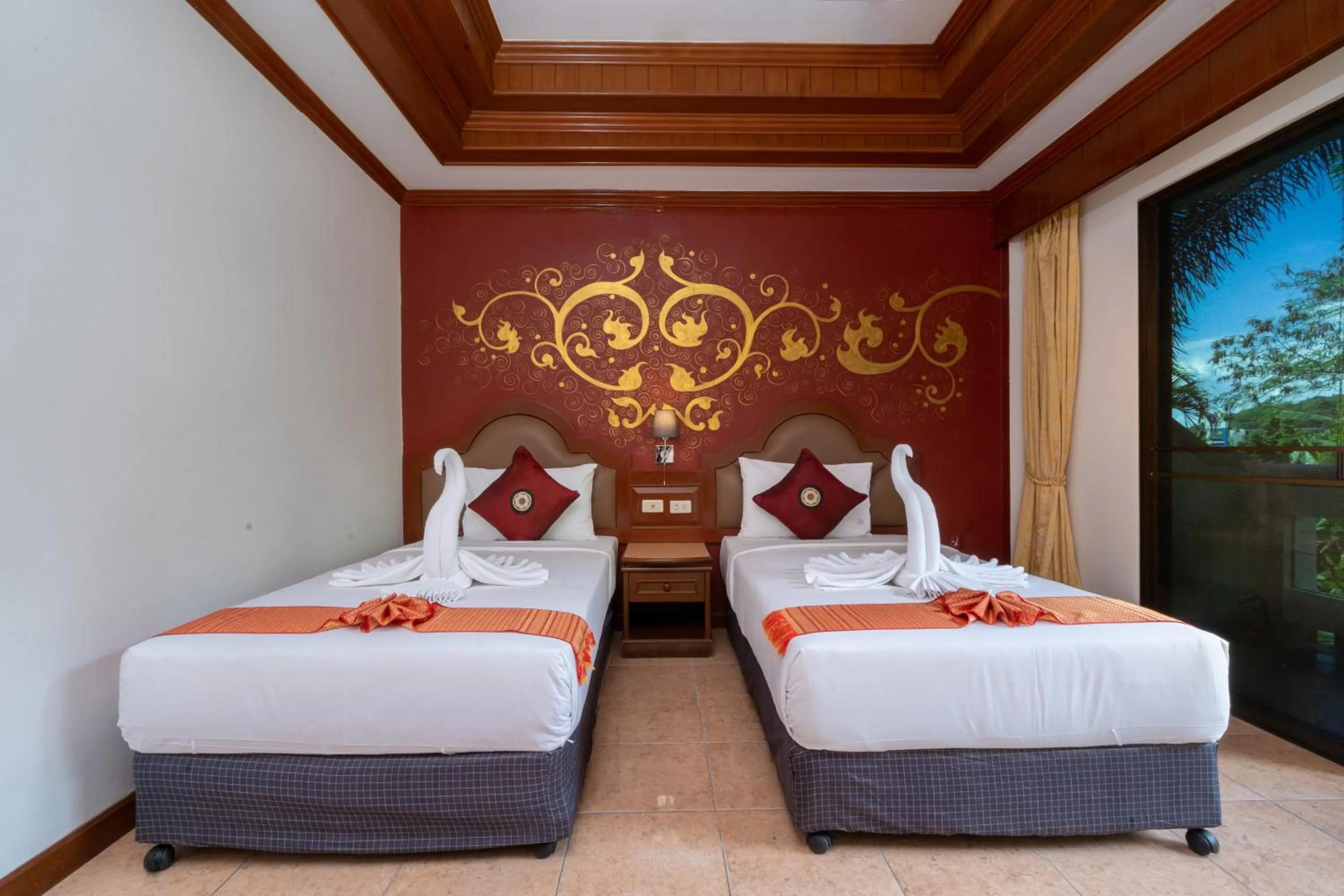Superior Twin Room in Memory Karon Resort