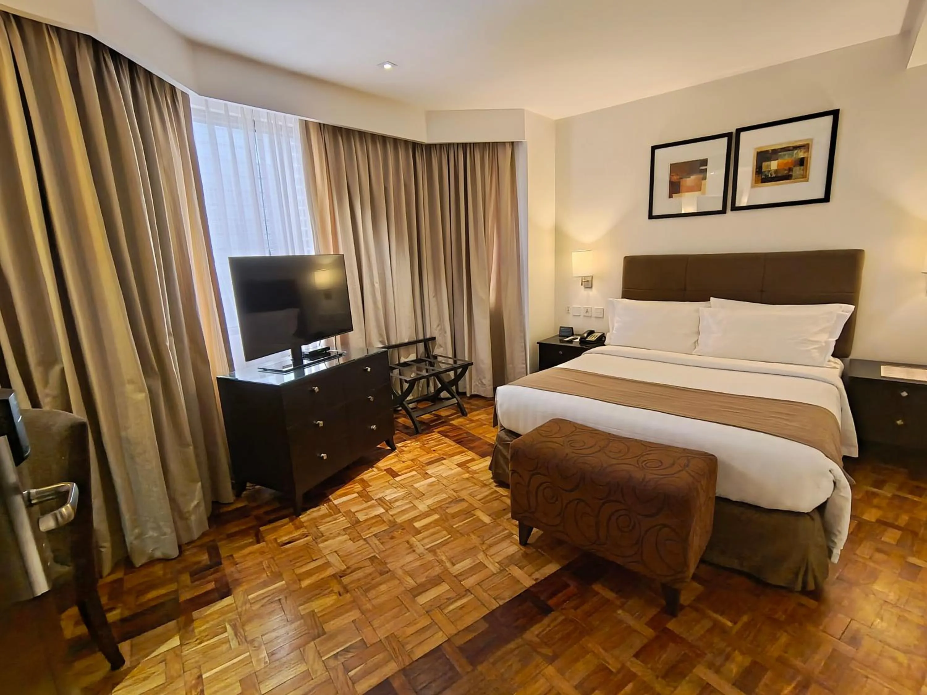 Executive Queen Room in City Garden Hotel Makati