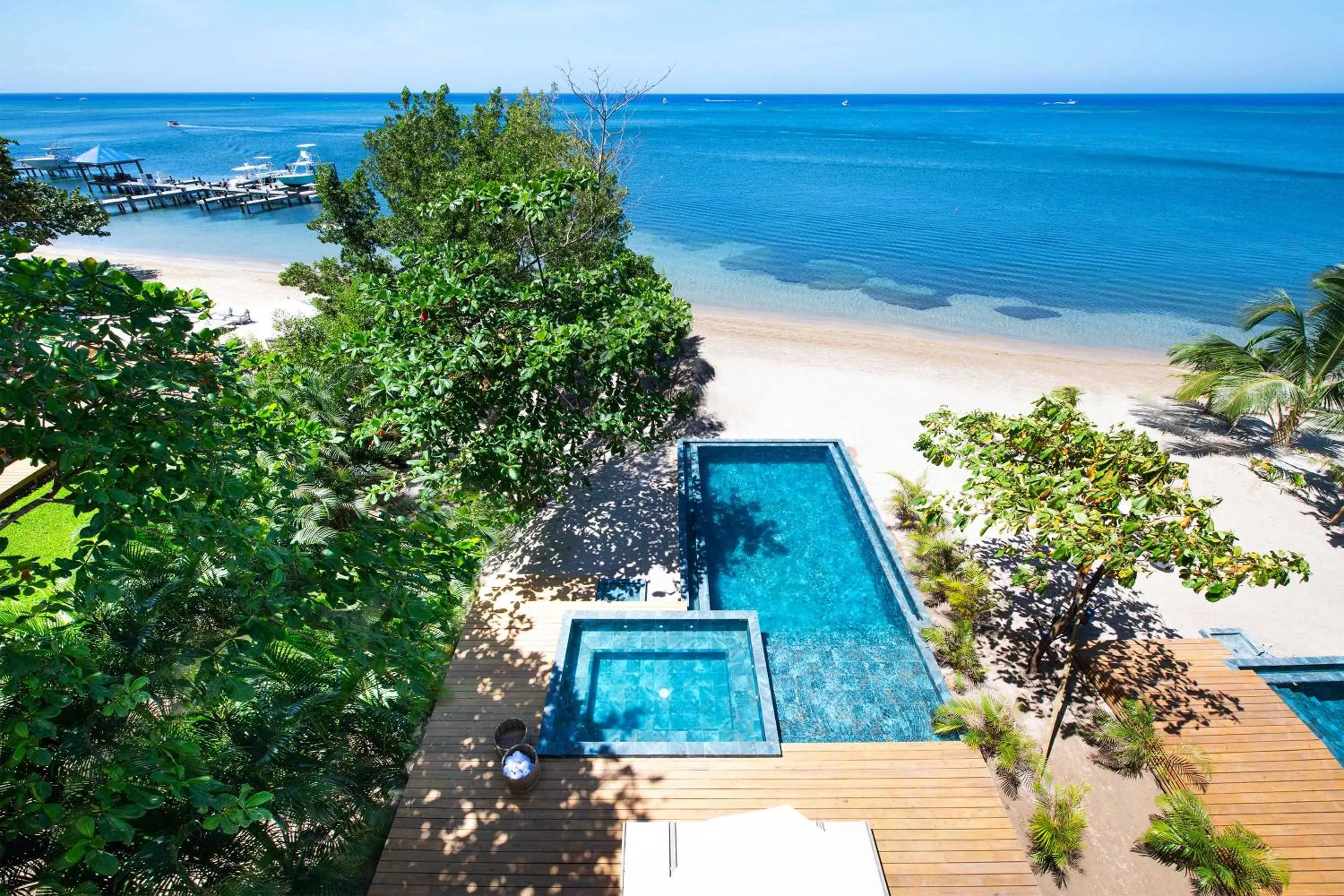 Four-Bedroom Deluxe Home - Oceanfront in Ibagari Boutique Hotel