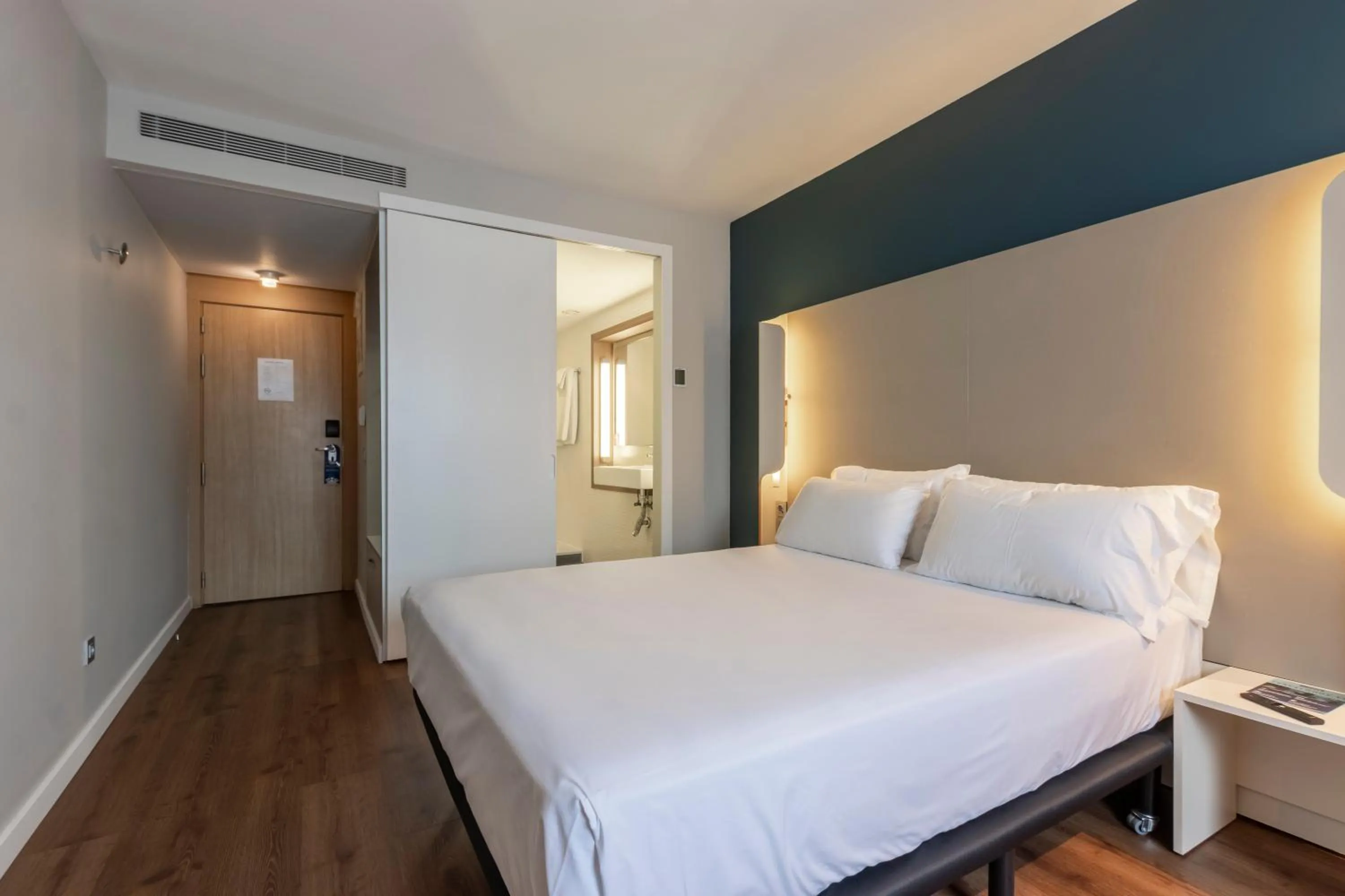 Double Room - Disability Access in Travelodge Málaga Airport
