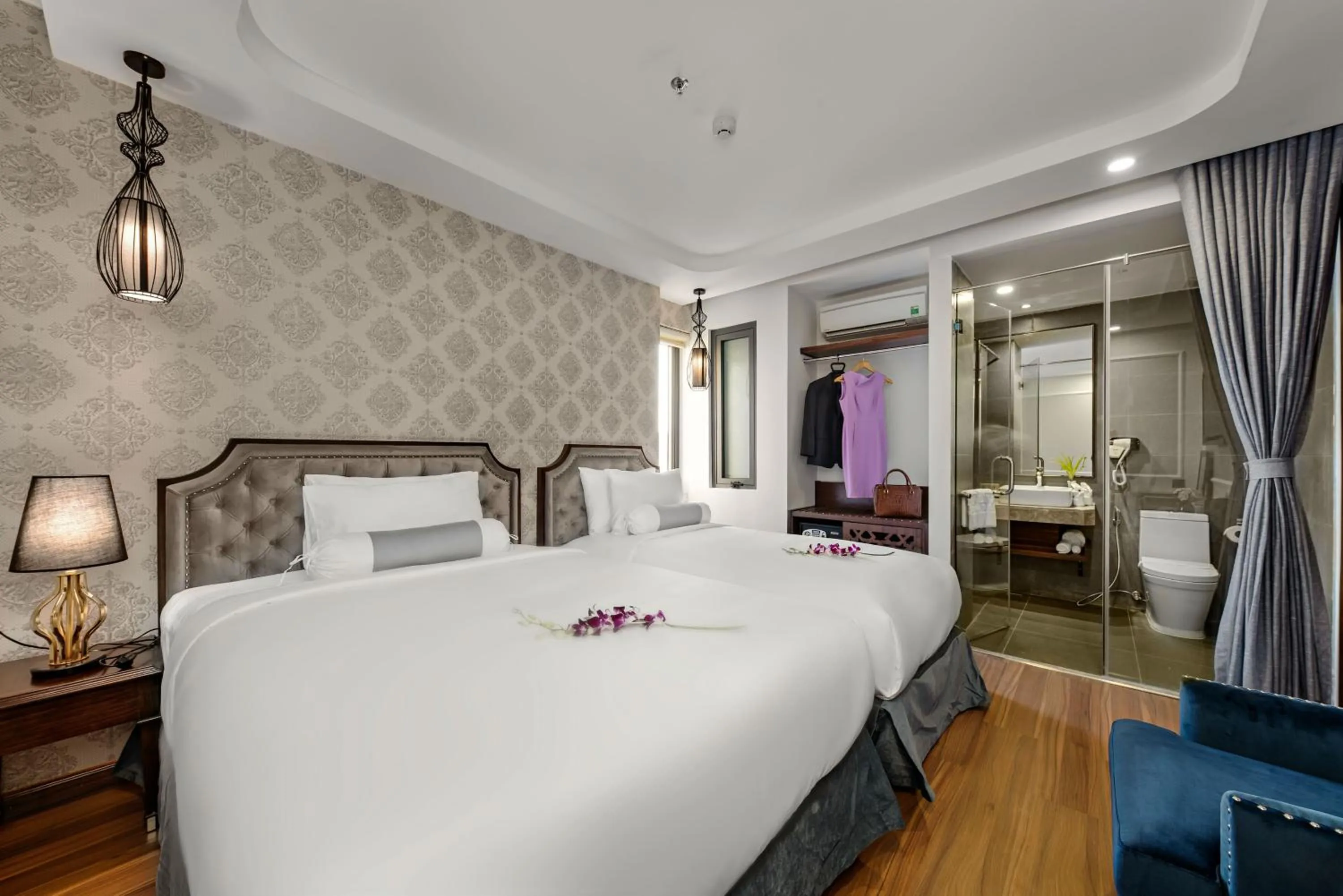 Deluxe Twin Room with City View in Halina Hotel and Apartment