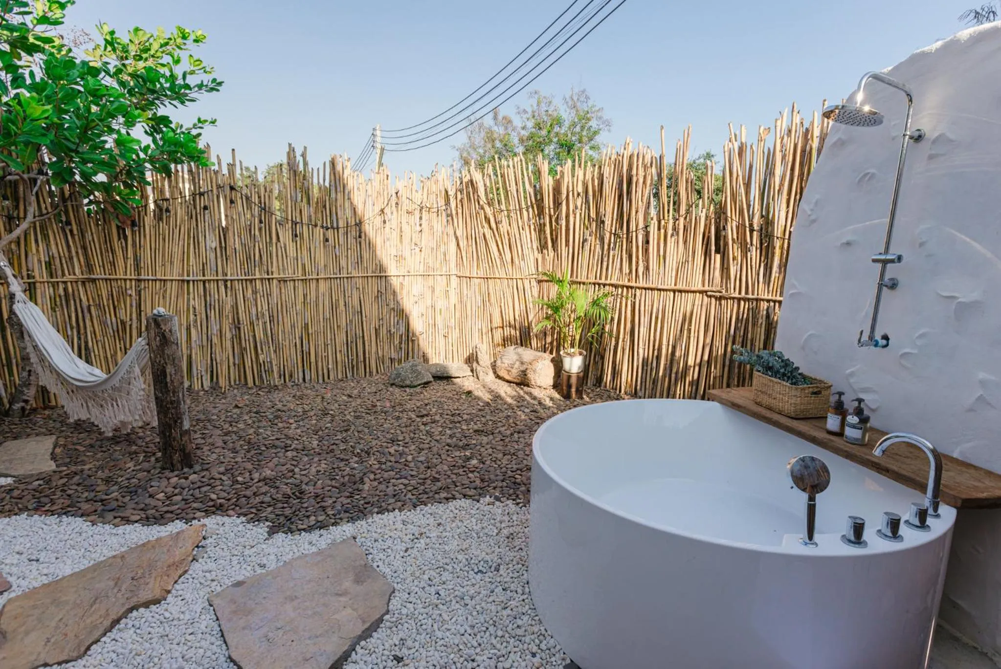 Deluxe Double Room with Bath in 60s Town