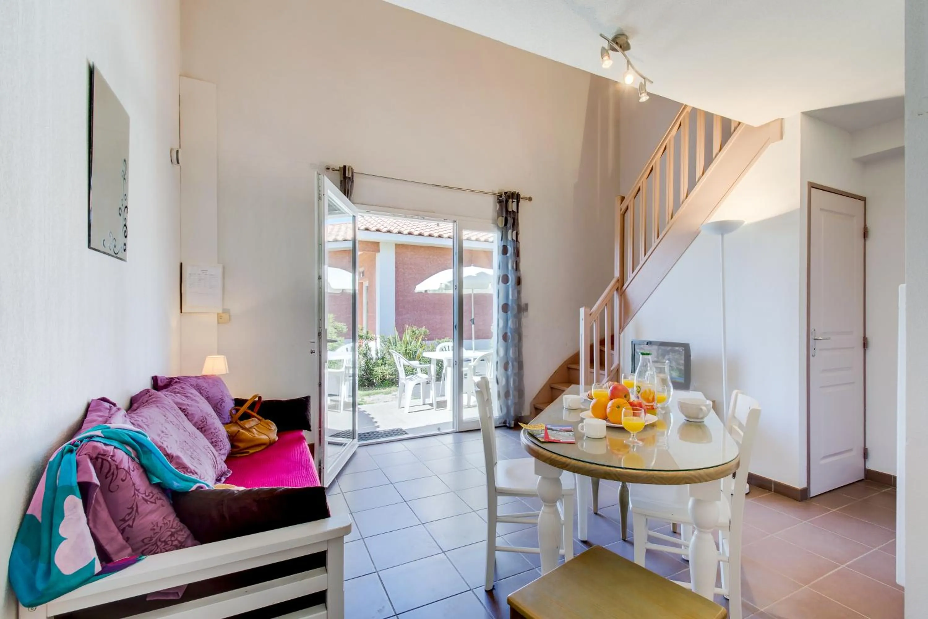 Mezzanine House (4 adults) in Vacancéole - Le Domaine d'Enserune