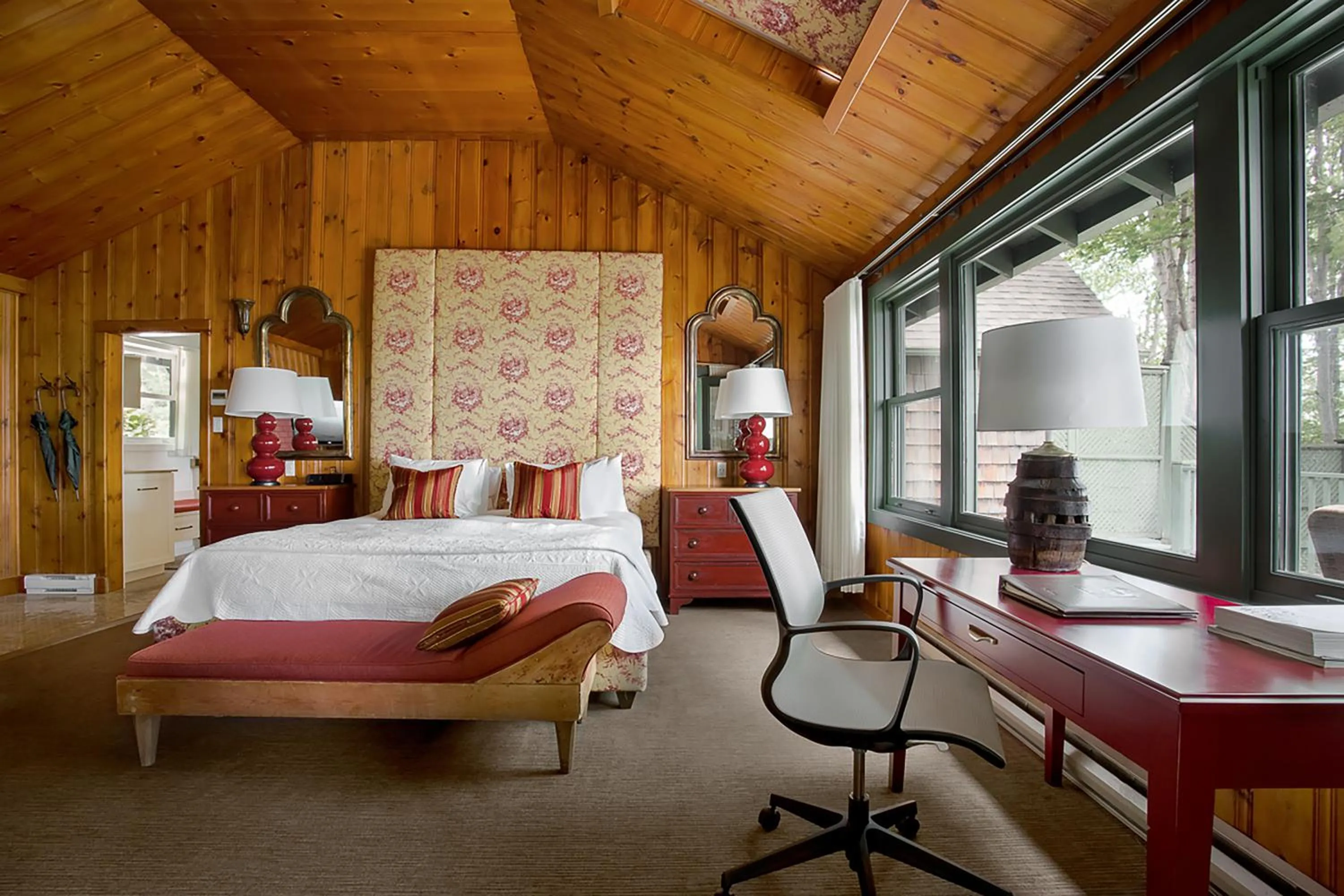 King Suite in Manoir Hovey, Relais & Châteaux