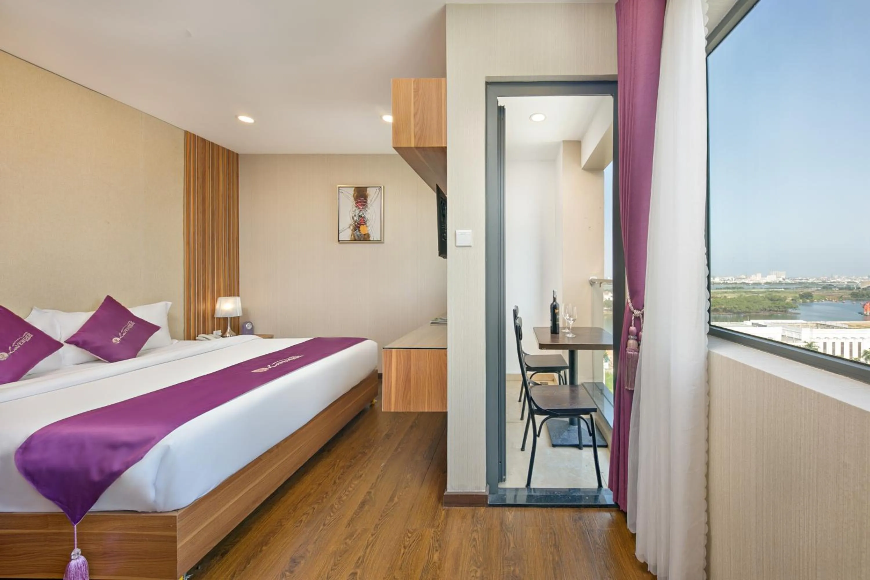 Lavender Two-Bedroom Apartment with River view in Lavender Riverside Hotel