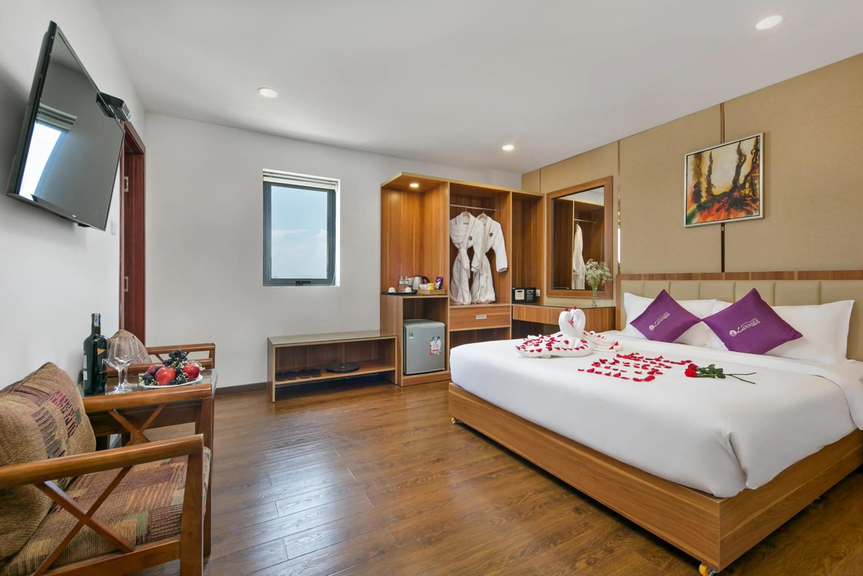 Deluxe King Room in Lavender Riverside Hotel