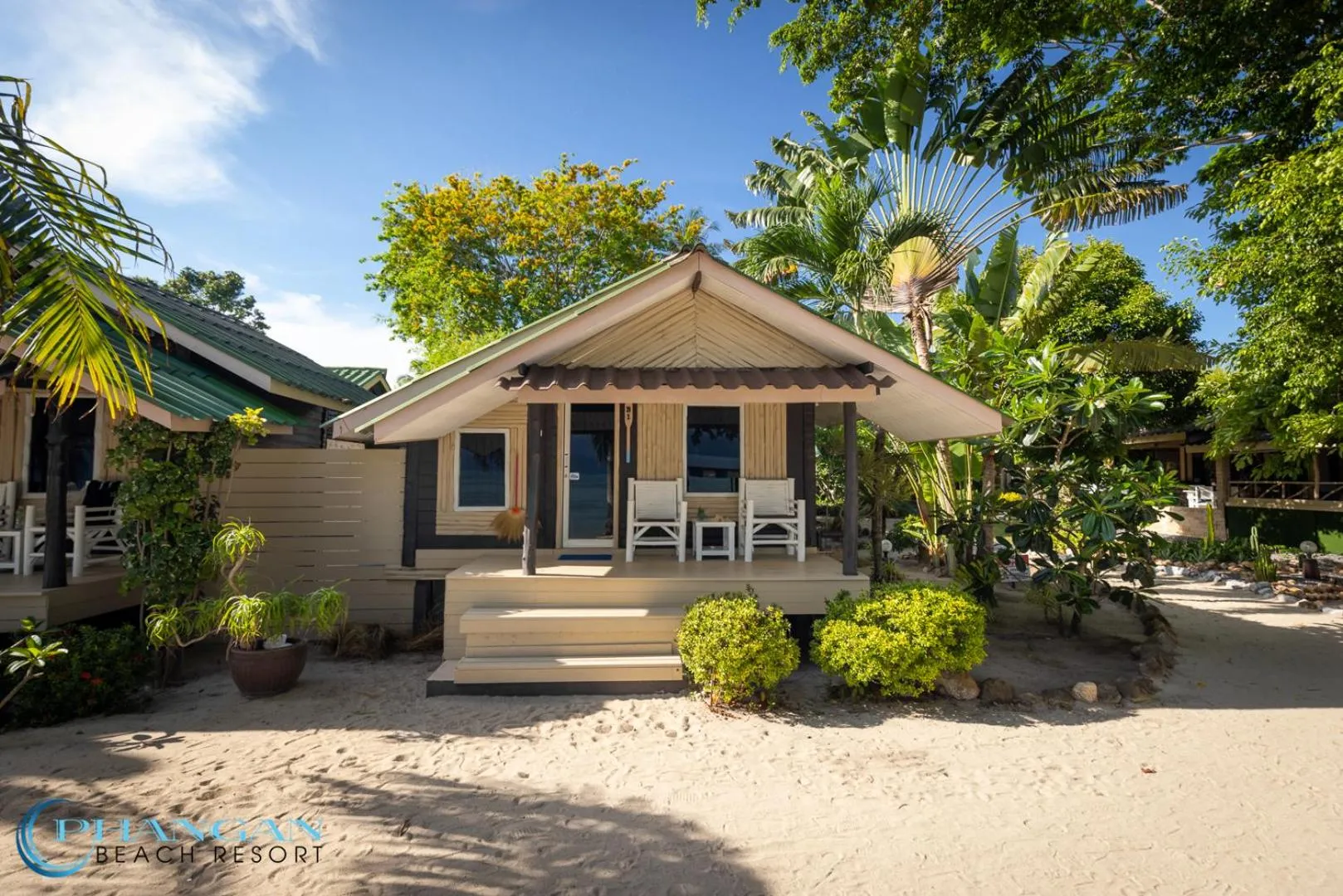  Beach Bungalow Wooden  in Phangan Beach Resort