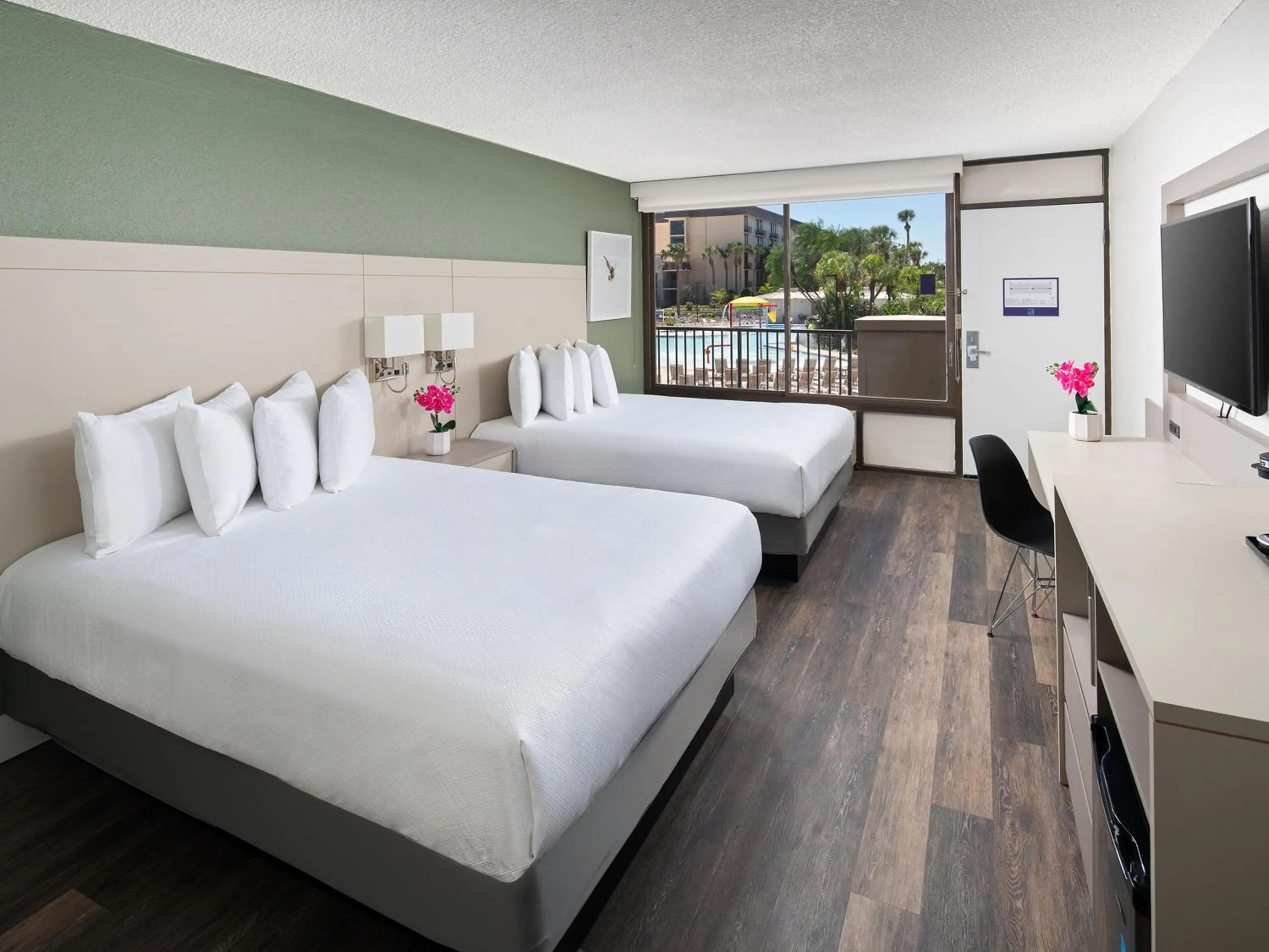 Garden Superior Queen Room with Two Queen Beds with Pool View  in Wyndham I-Drive Avanti Resort & Conference Center