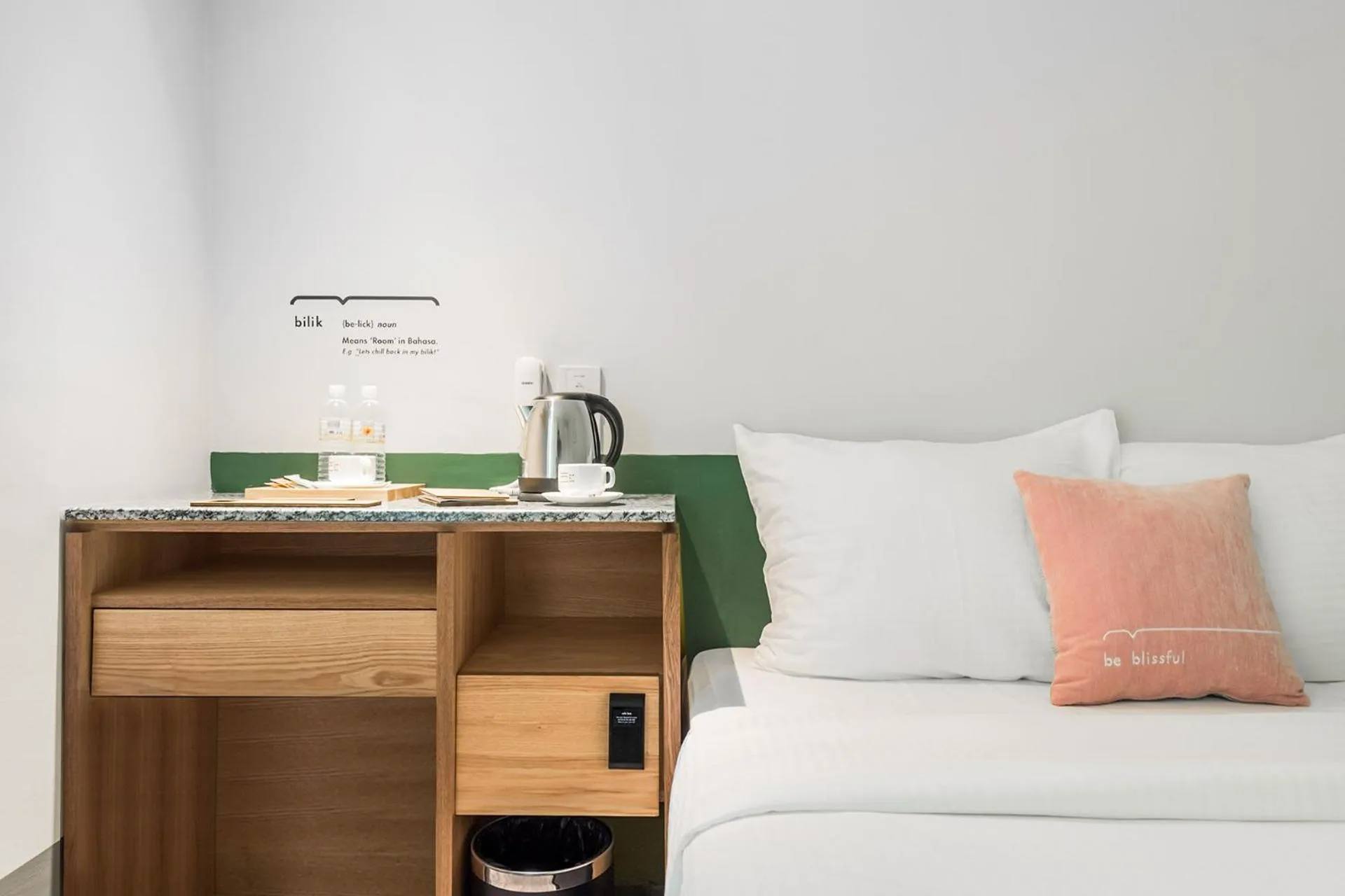 Standard Queen Room with Shared Bathroom in Bunk & Bilik Hotel Jalan Ipoh