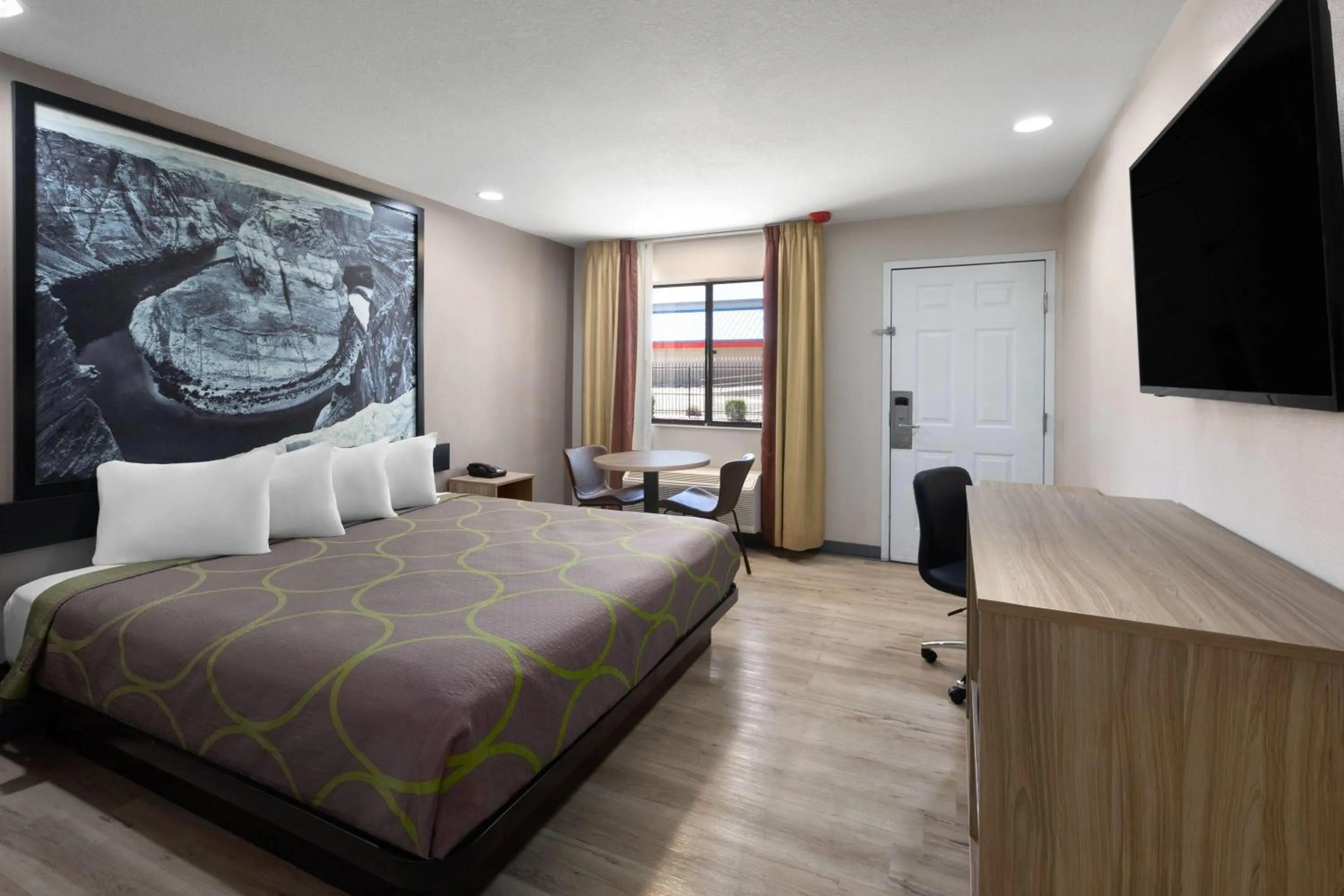 King Room - Non-Smoking in Super 8 by Wyndham Tucson/Grant Road Area AZ