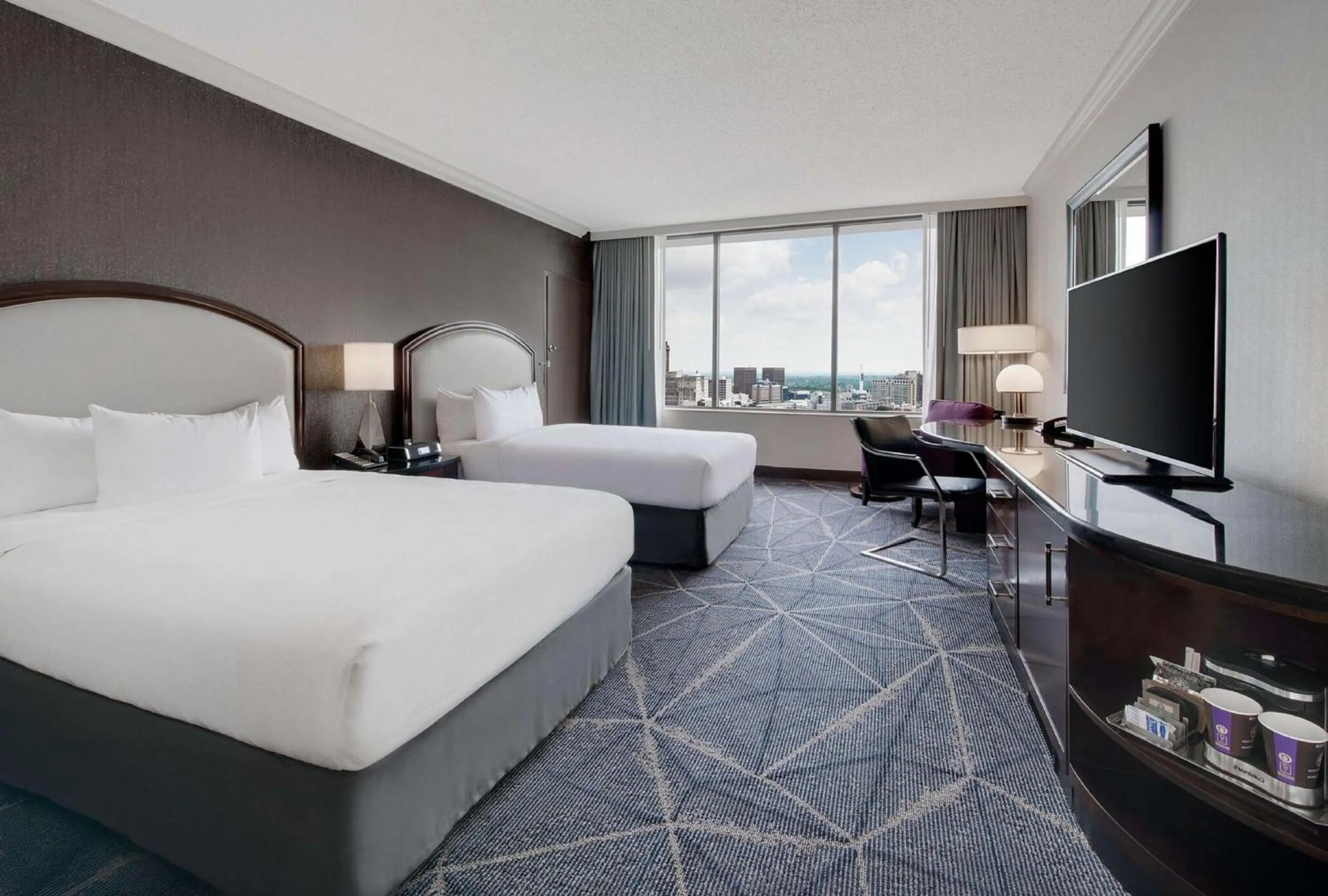 Double Room with Two Double Beds and Roll-in Shower - Mobility Access in Hilton Atlanta