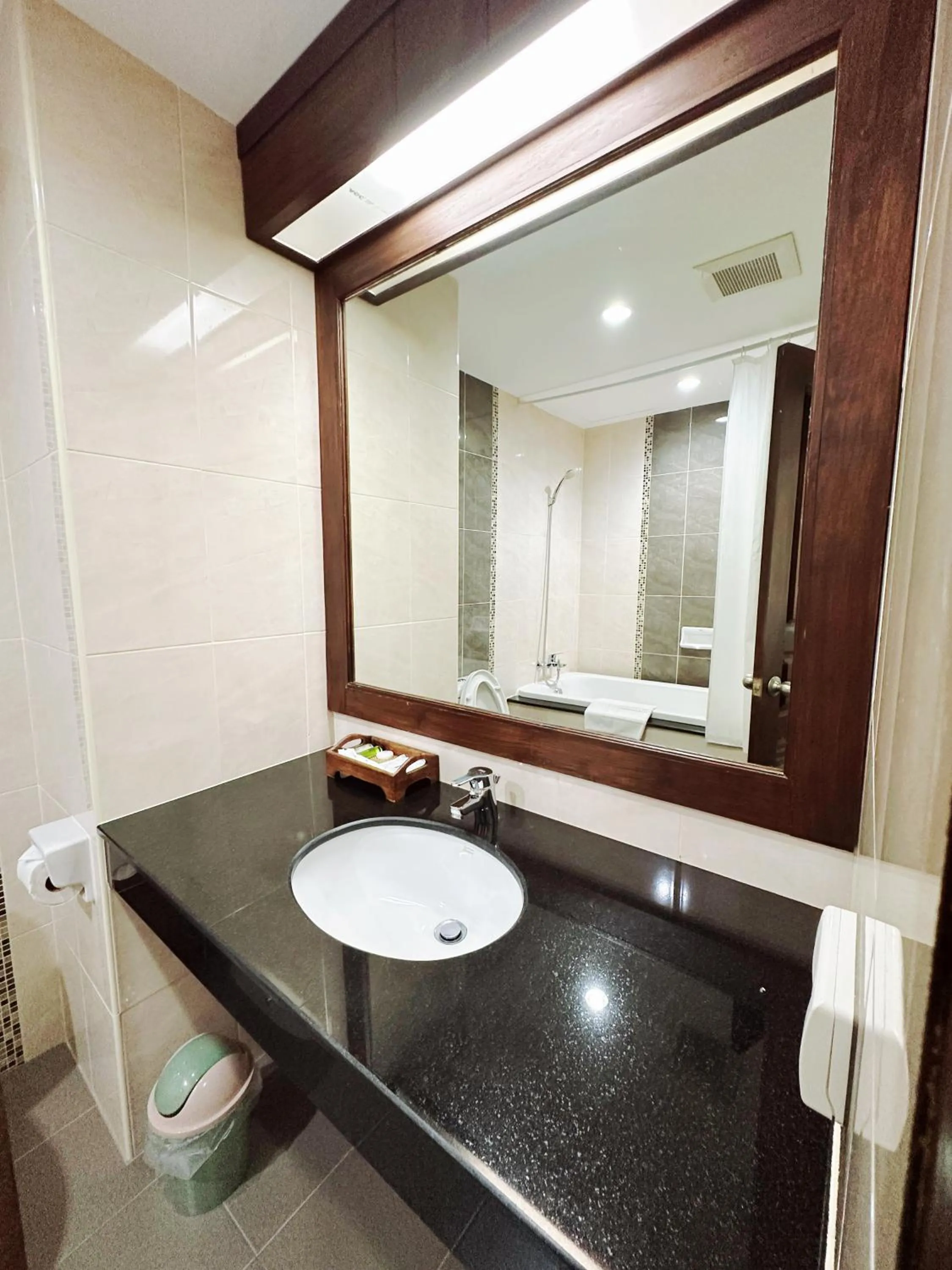 Standard Double Room with City View in Green Hill Hotel Phayao