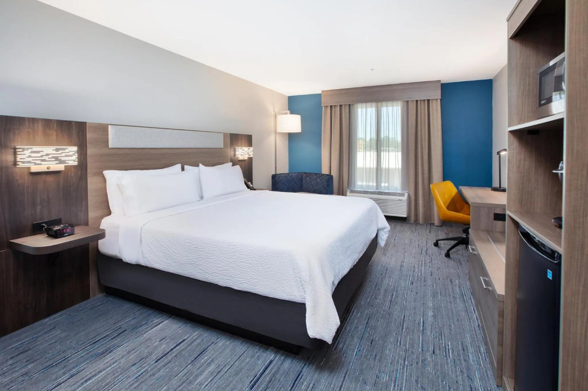 King Room - Mobility Access/Hearing Accessible in Holiday Inn Express Turlock by IHG