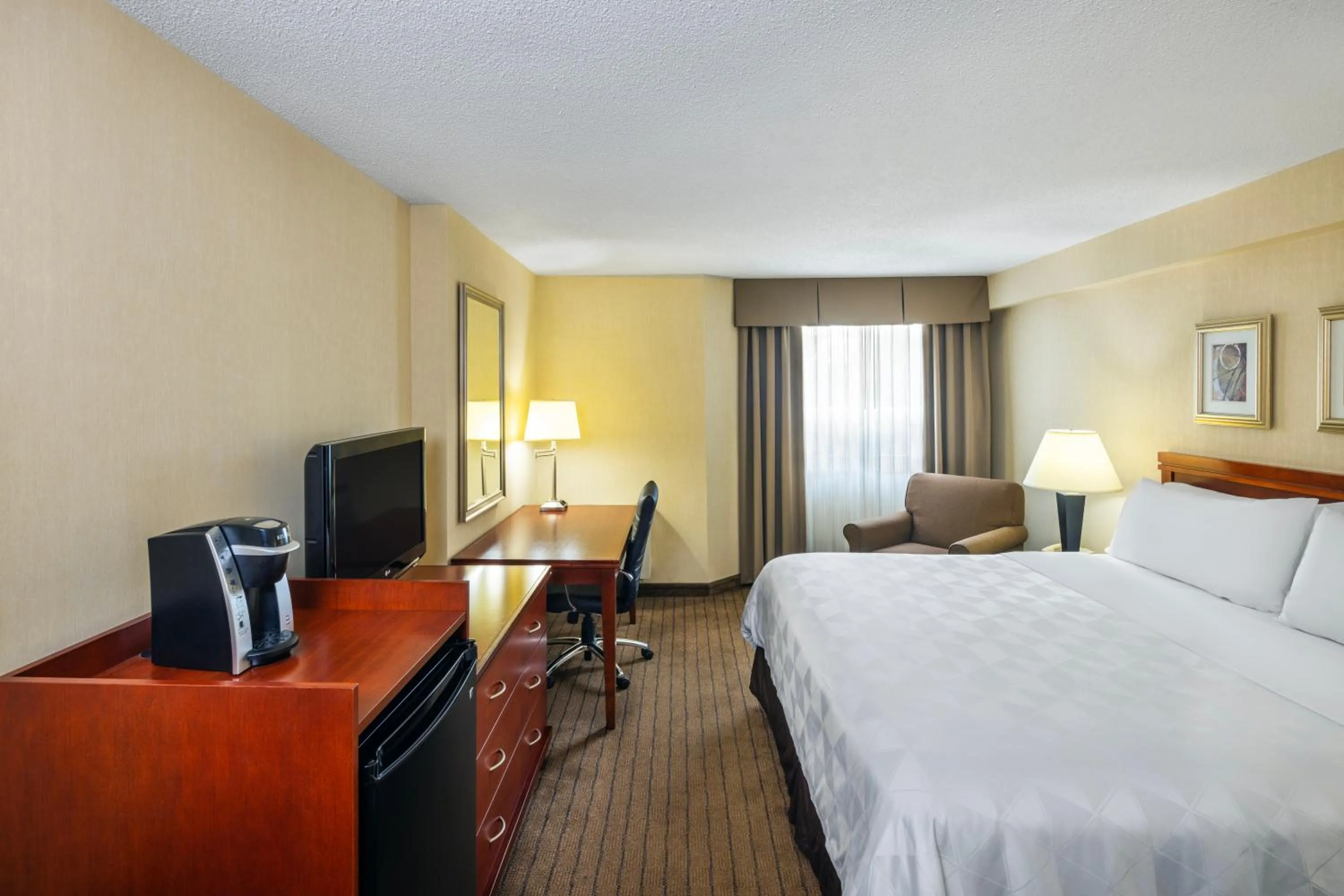 Premium King Room in Holiday Inn Laval Montreal by IHG