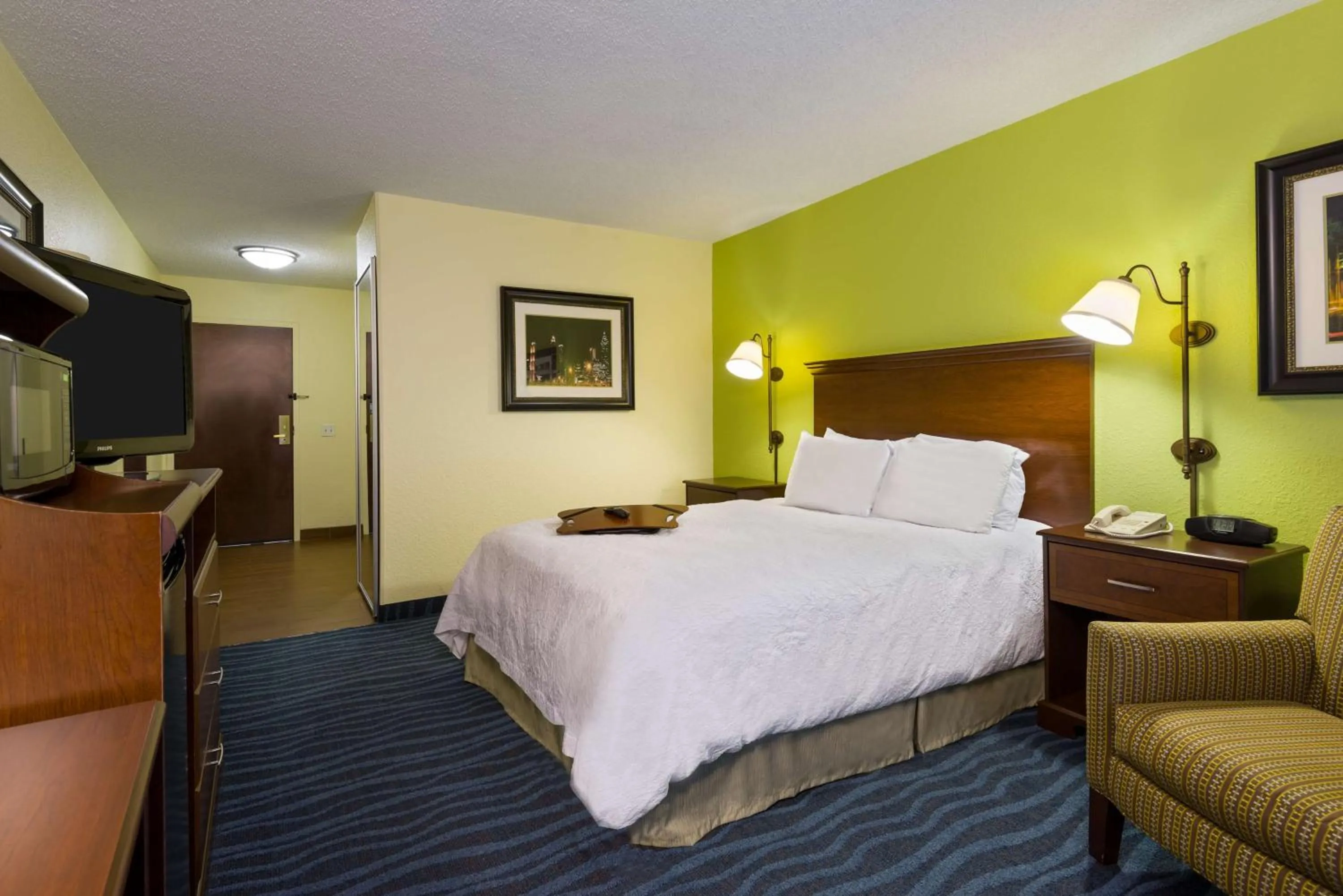 Queen Room with Mobility Access/Non-Smoking in Hampton Inn Atlanta Perimeter Center