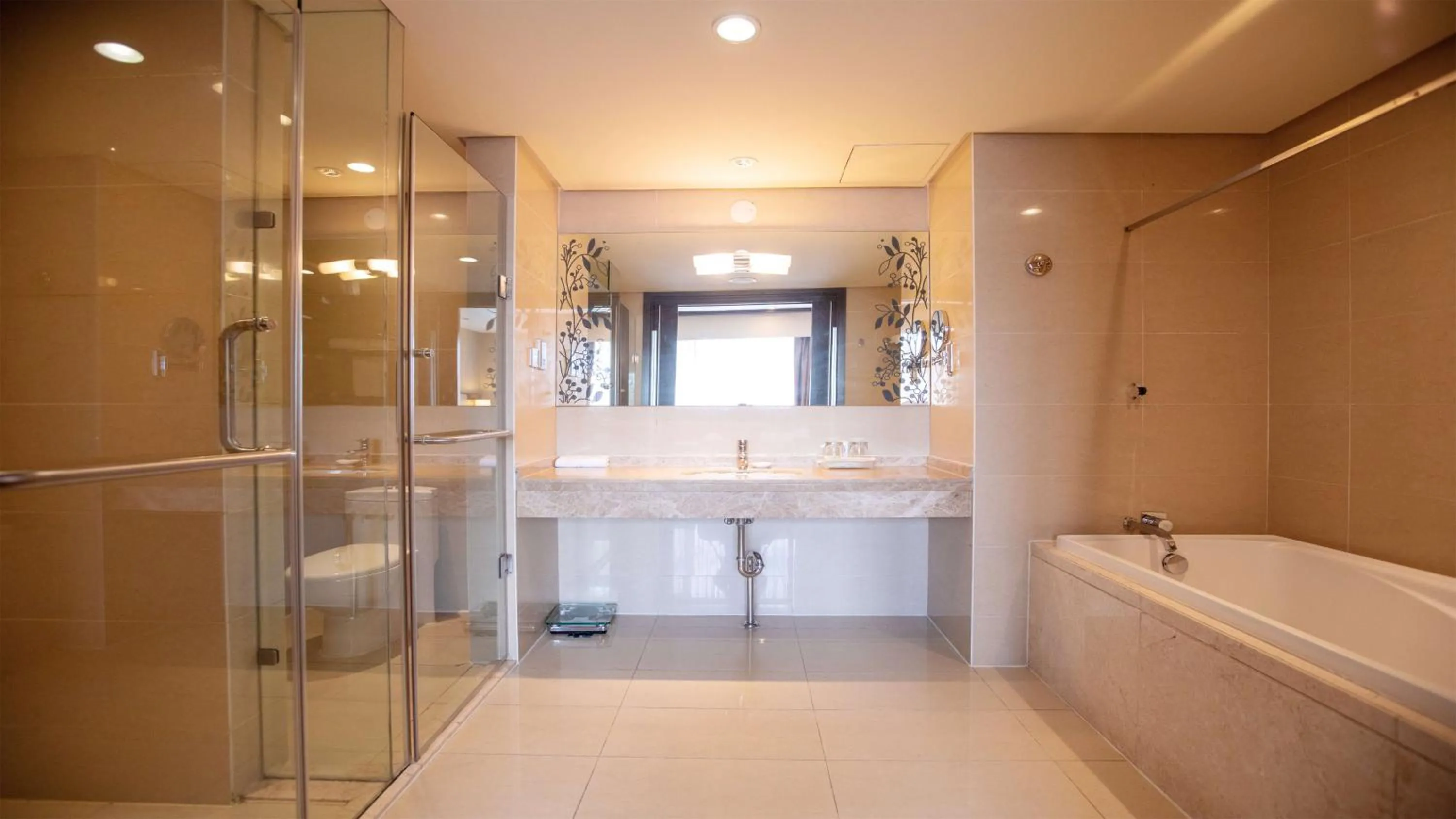 One-Bedroom Suite with Kitchen in Holiday Inn Mudanjiang by IHG