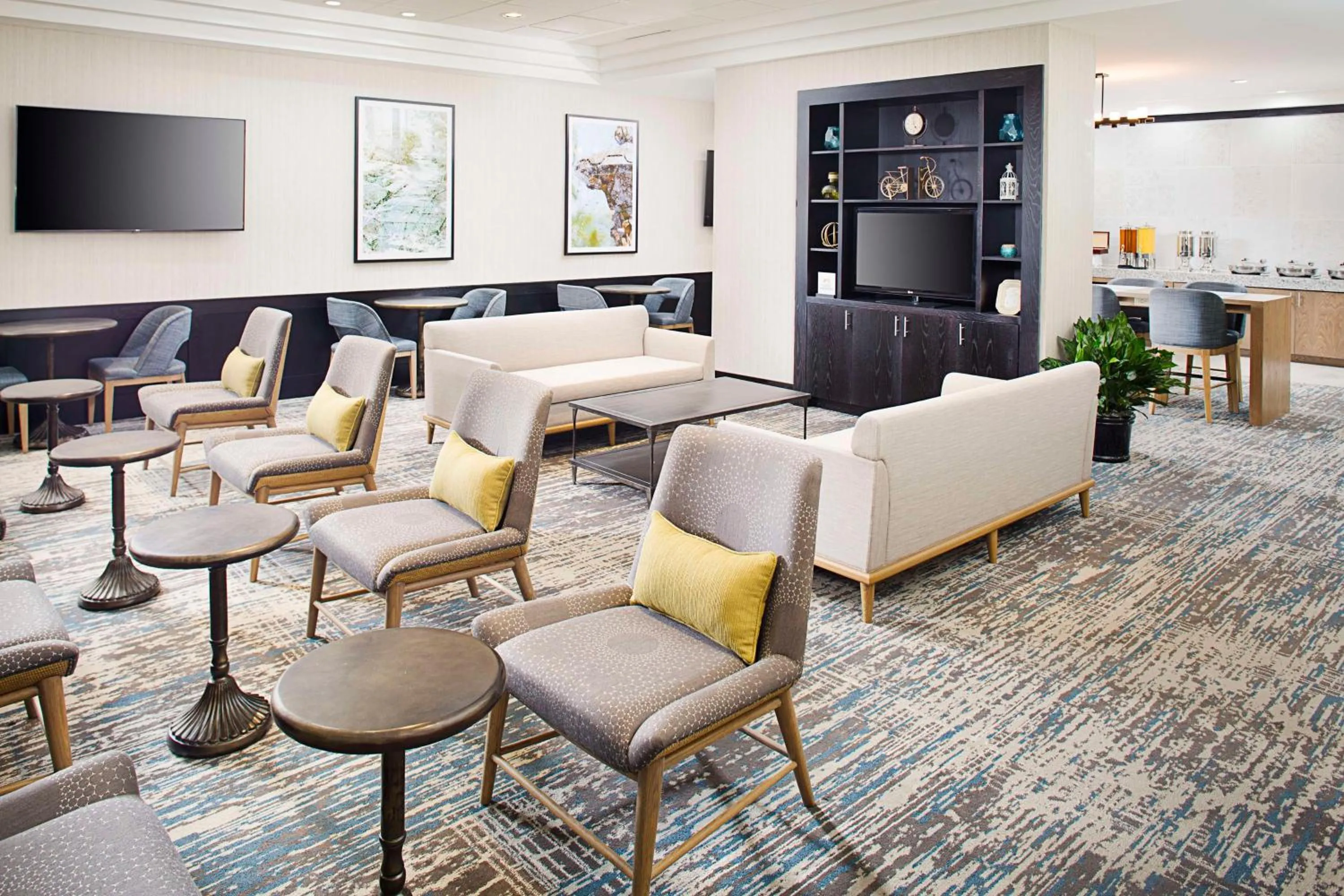 Executive King Suite in Hilton Atlanta Perimeter Suites