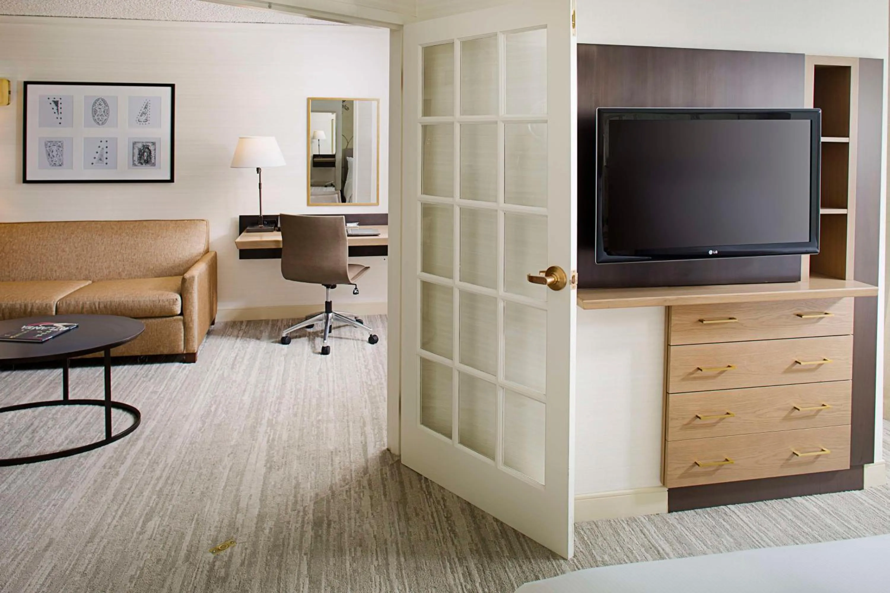 Executive One-Bedroom Suite with Two Double Beds in Hilton Atlanta Perimeter Suites