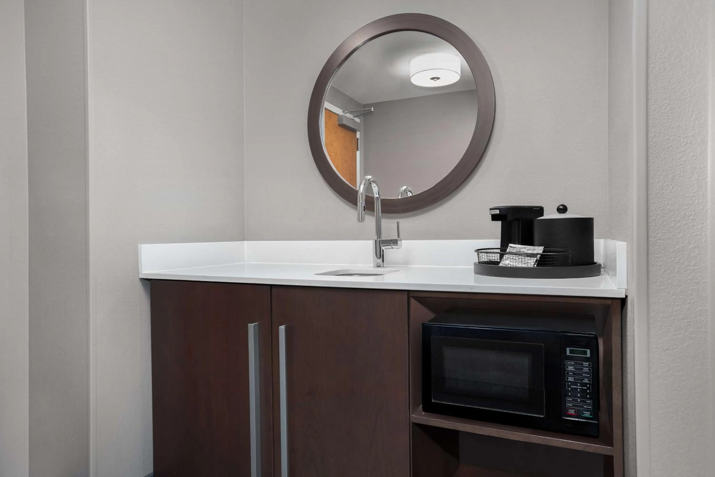 King Studio Suite with Sofa Bed - Non-Smoking in Hampton Inn & Suites Atlanta-Six Flags