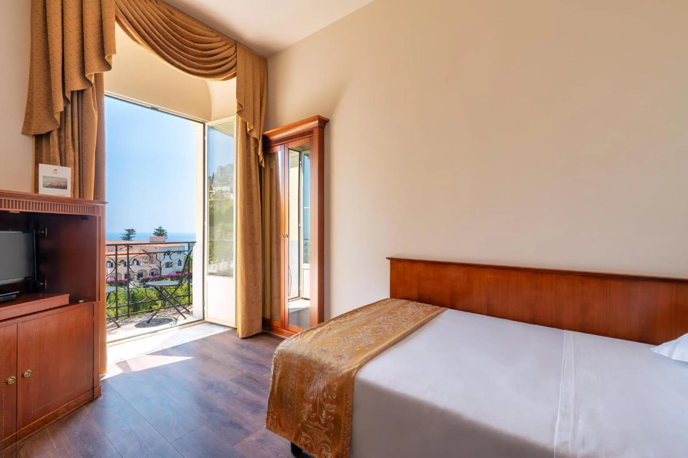 Single Room in Excelsior Palace Hotel