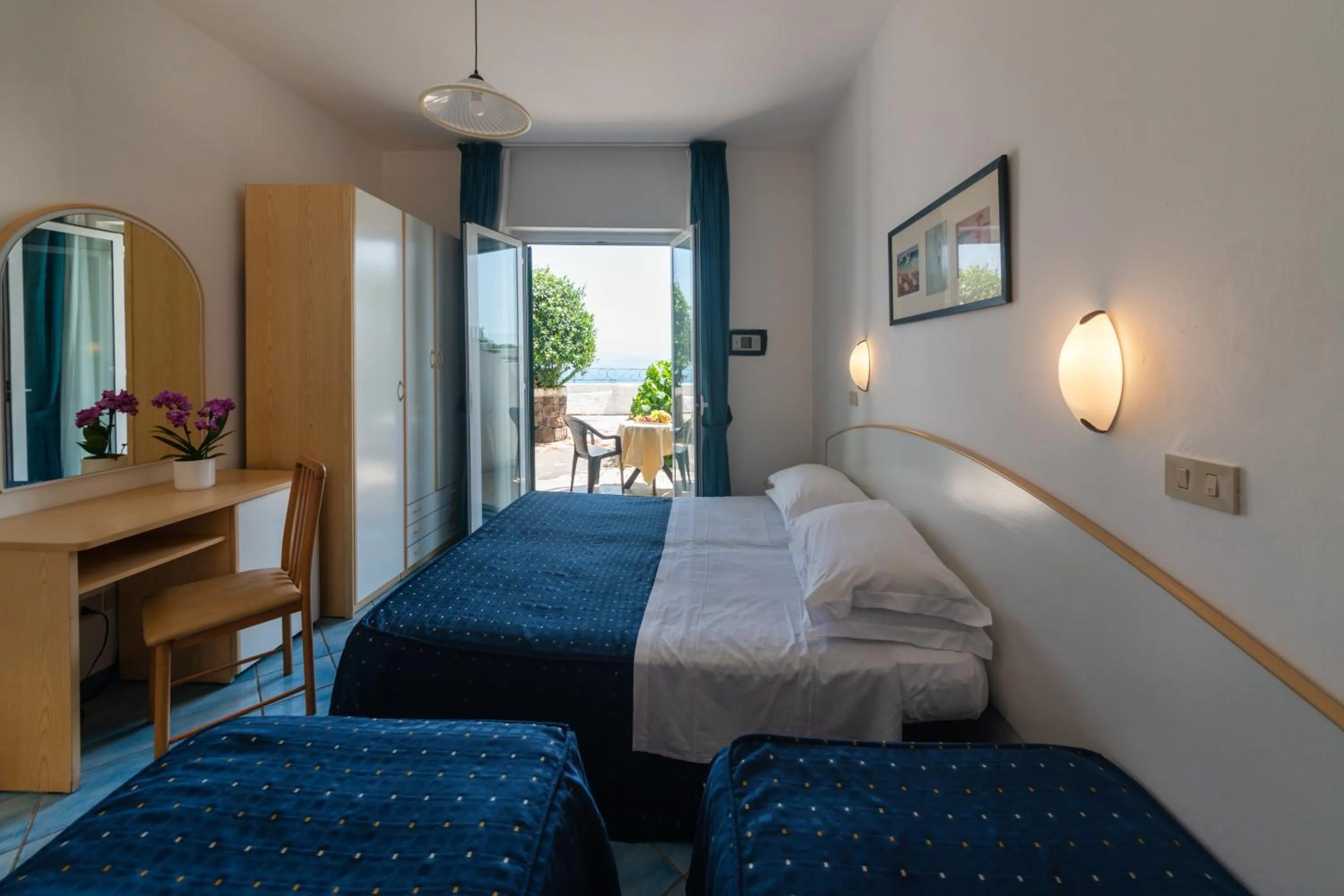 Family Room in Hotel Villa Ireos