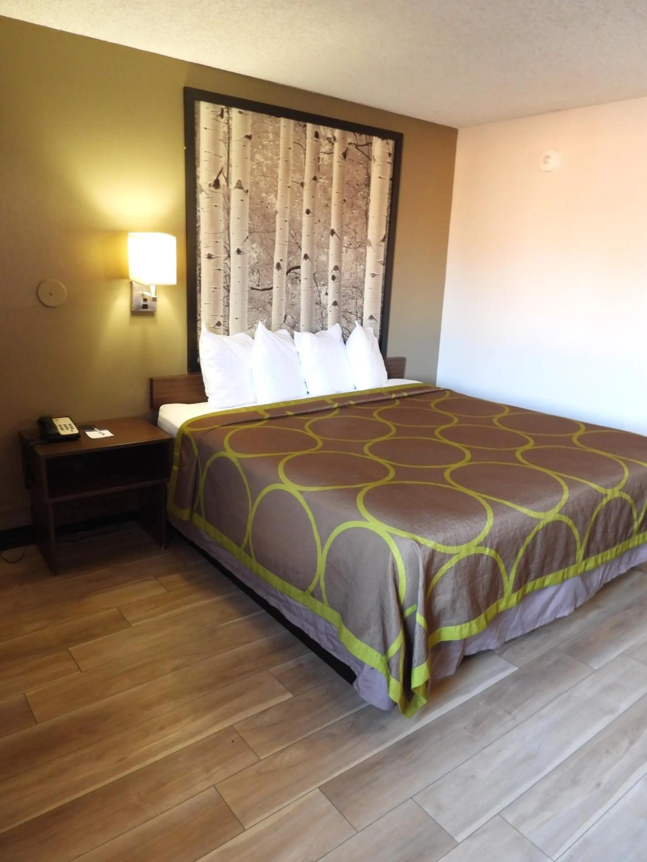 King Room - Non-Smoking in Super 8 by Wyndham Westminster Denver North