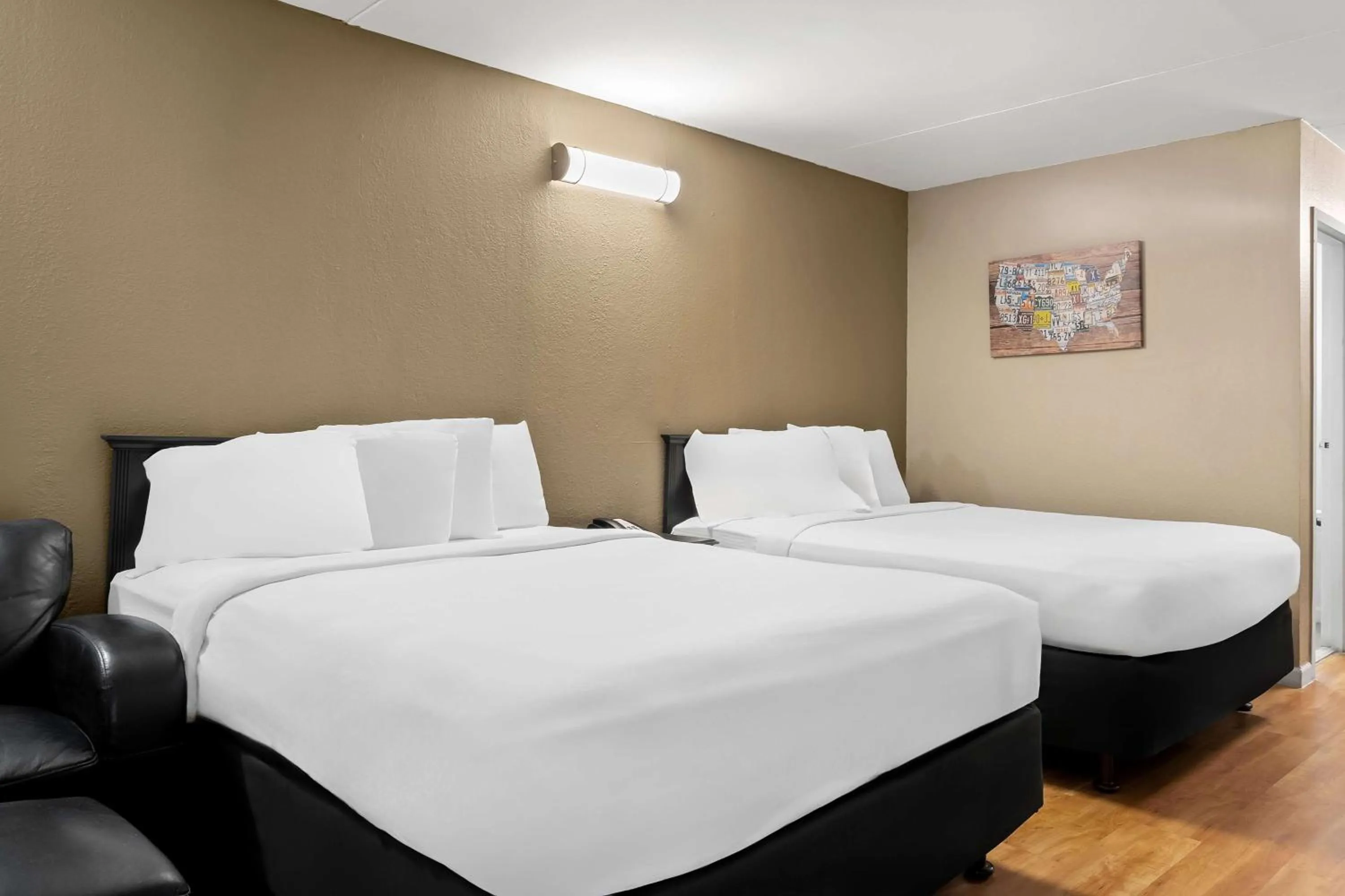 Queen Room with Two Queen Beds - Non-Smoking in Americas Best Value Inn Danville
