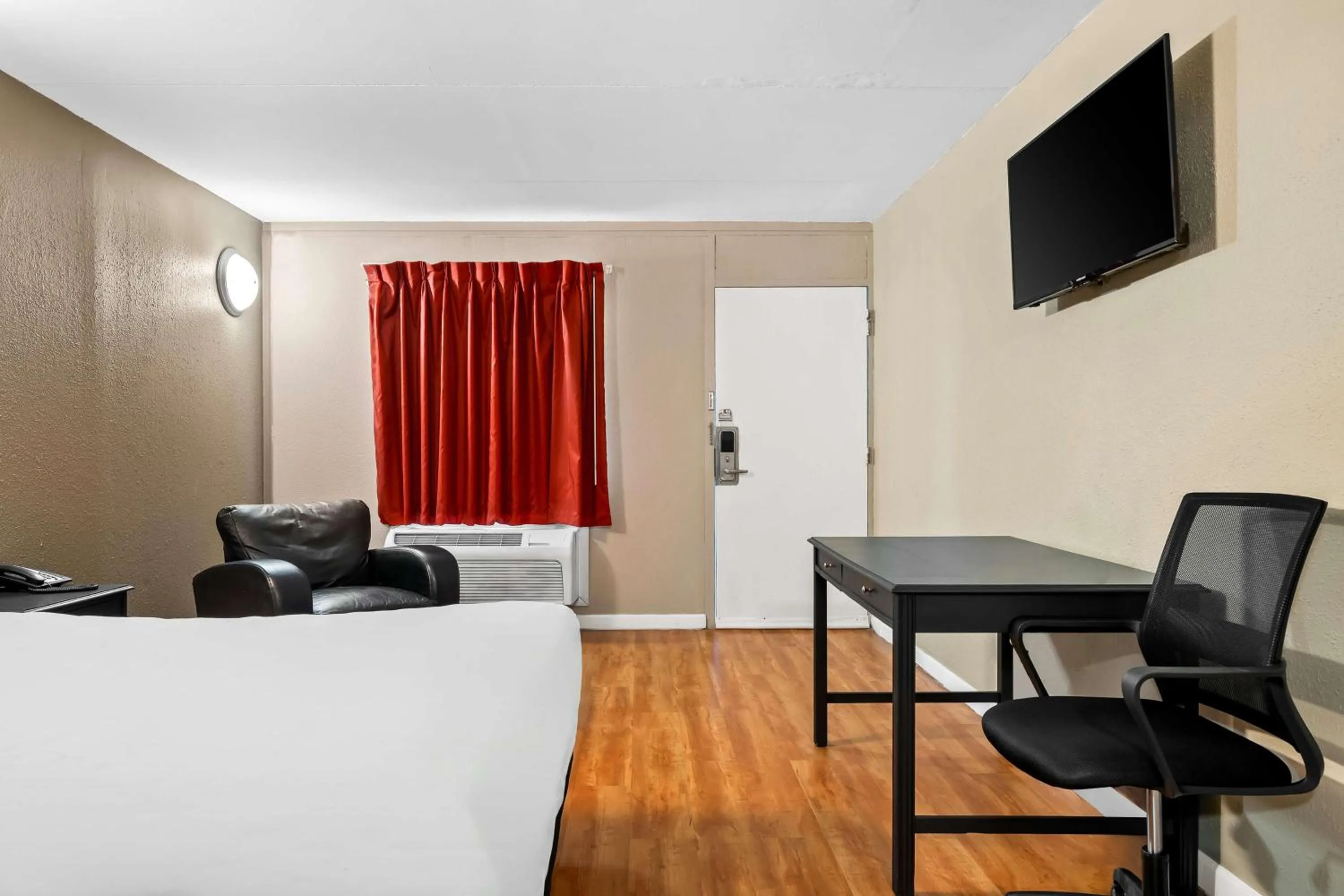 King Room - Accessible/Non-Smoking in Americas Best Value Inn Danville