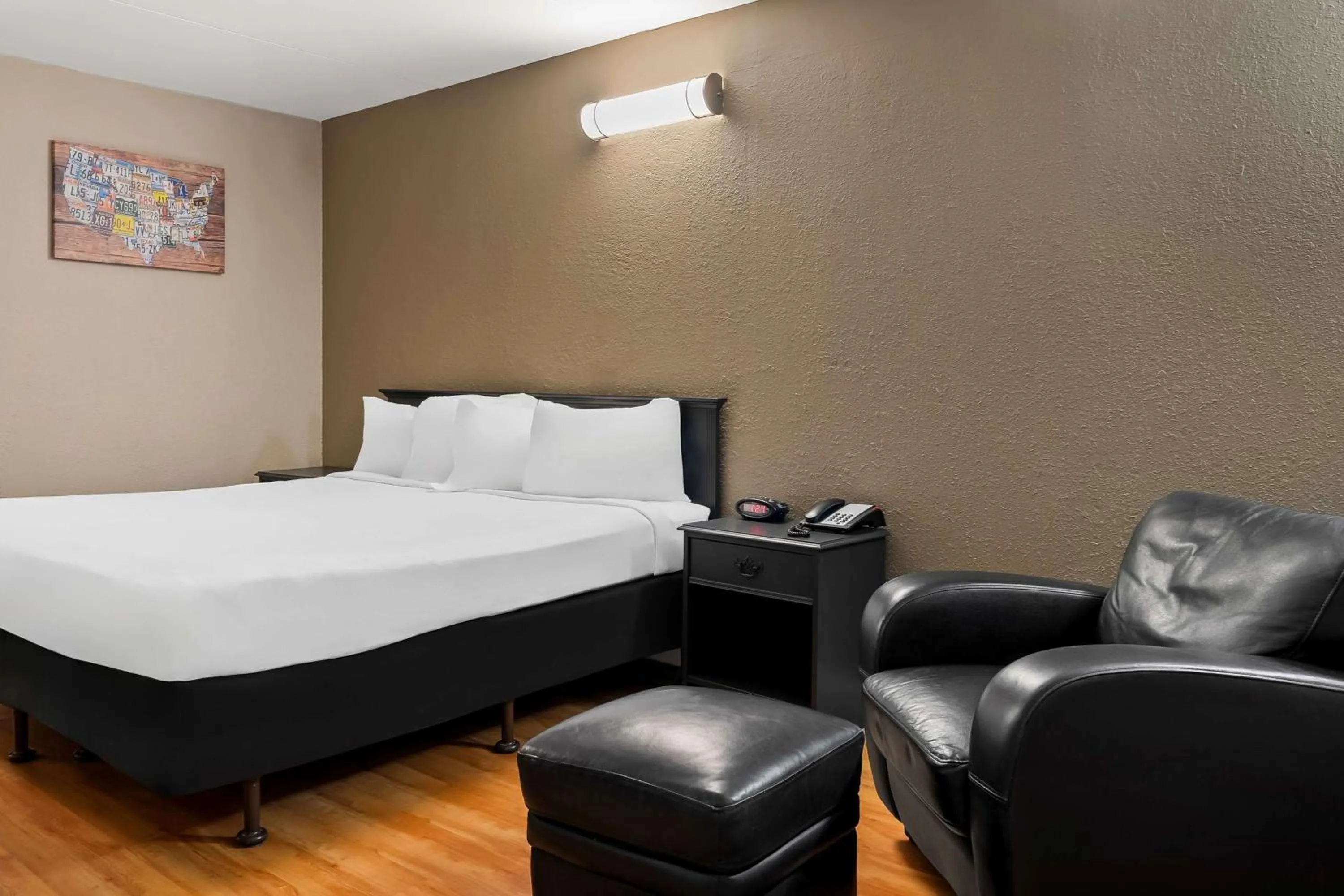 King Room - Non-Smoking in Americas Best Value Inn Danville