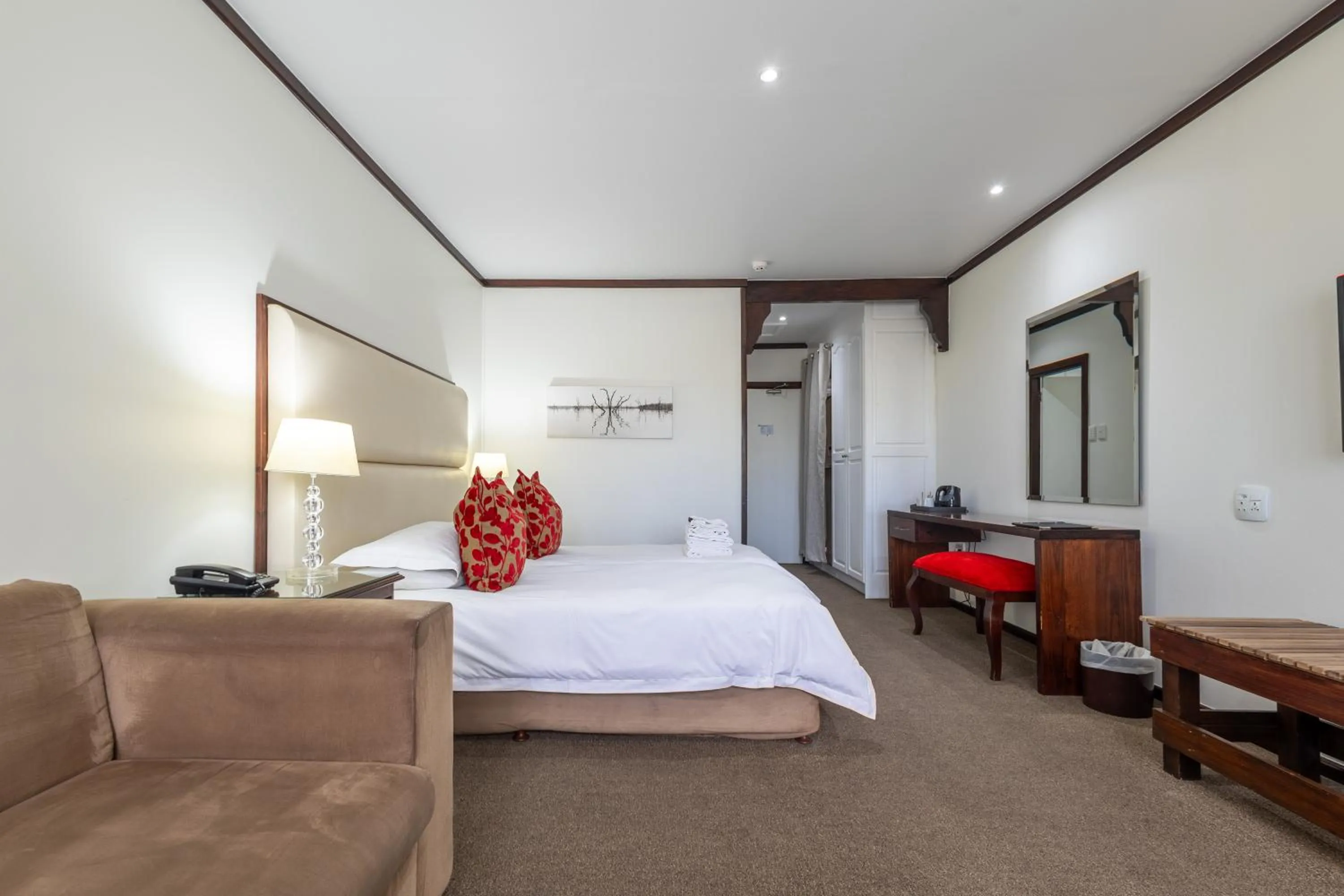 Luxury Room in Log-Inn Wing in Knysna Log-Inn Hotel