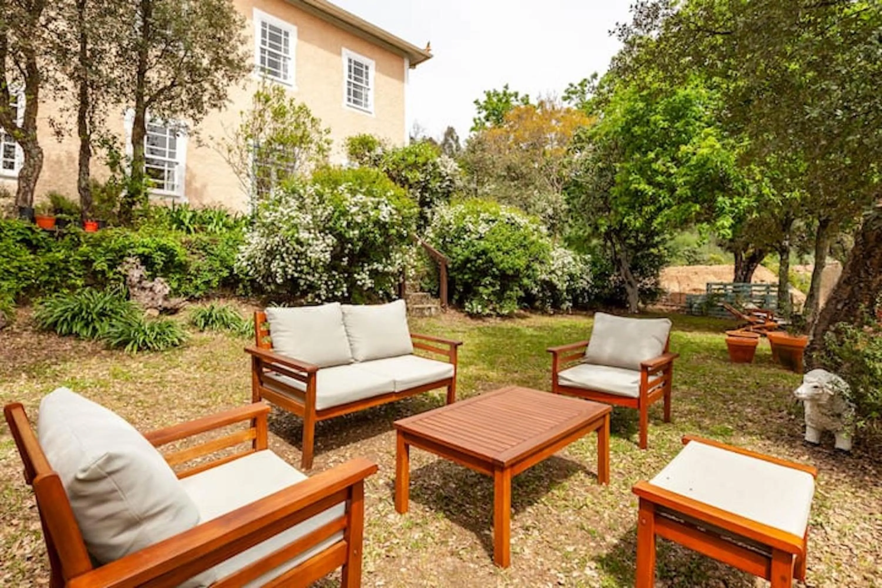 Single Room with Private Bathroom in Casa do Cabeço