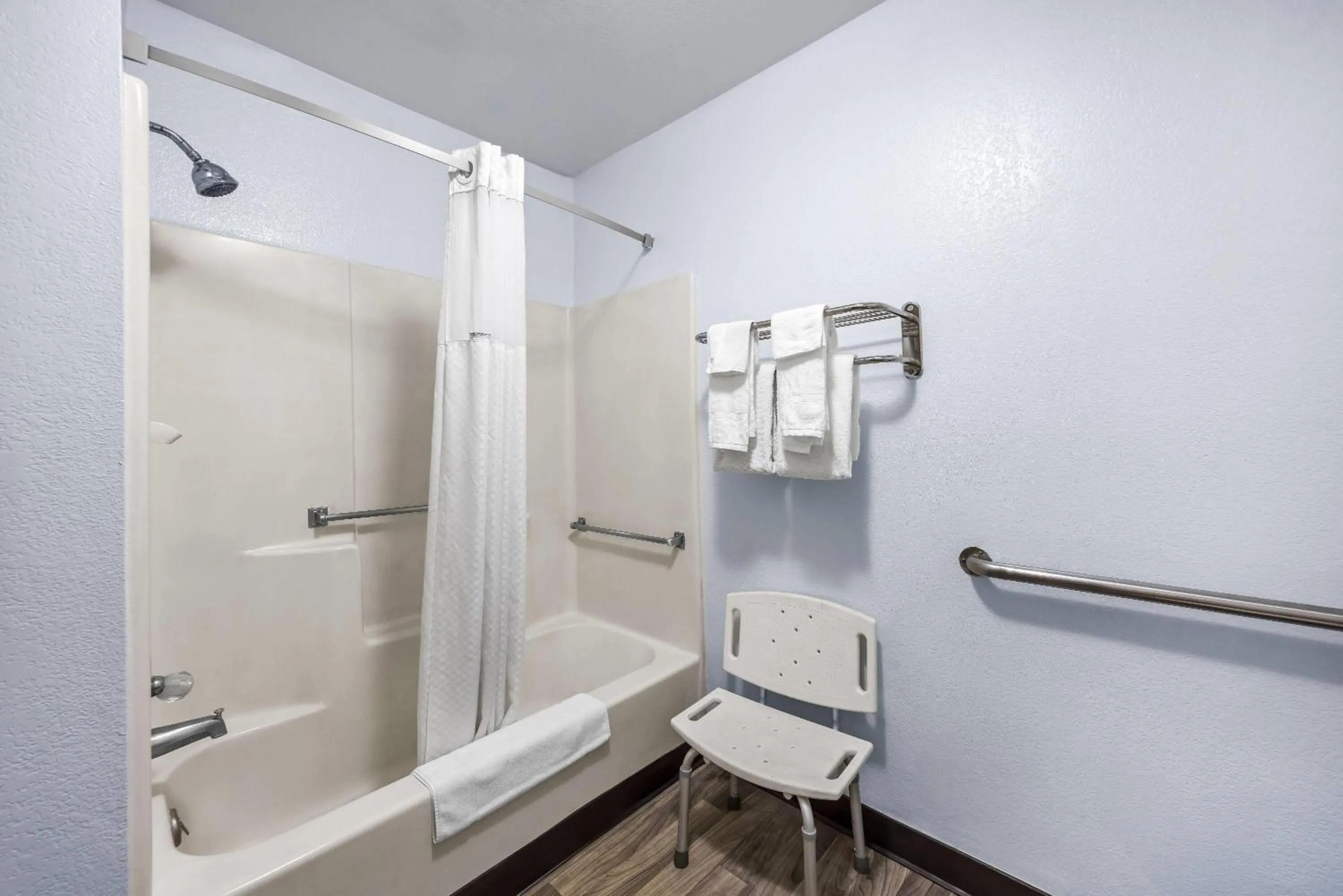 King Room - Mobility Access/Non-Smoking in Super 8 by Wyndham Colorado Springs Peterson Space Force
