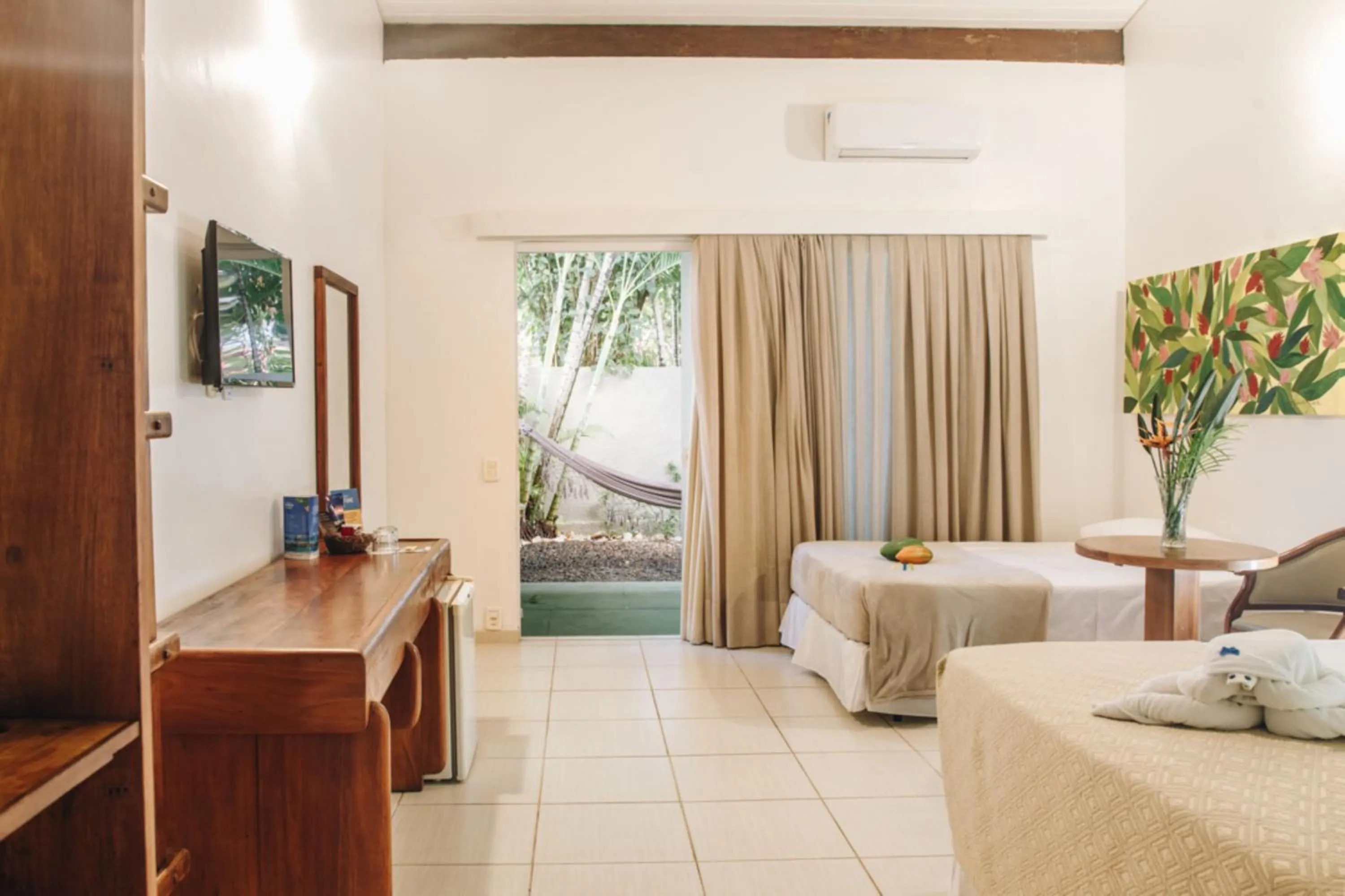 Deluxe Double Room (2 Adults + 1 Child) in Jardim Atlântico Beach Resort