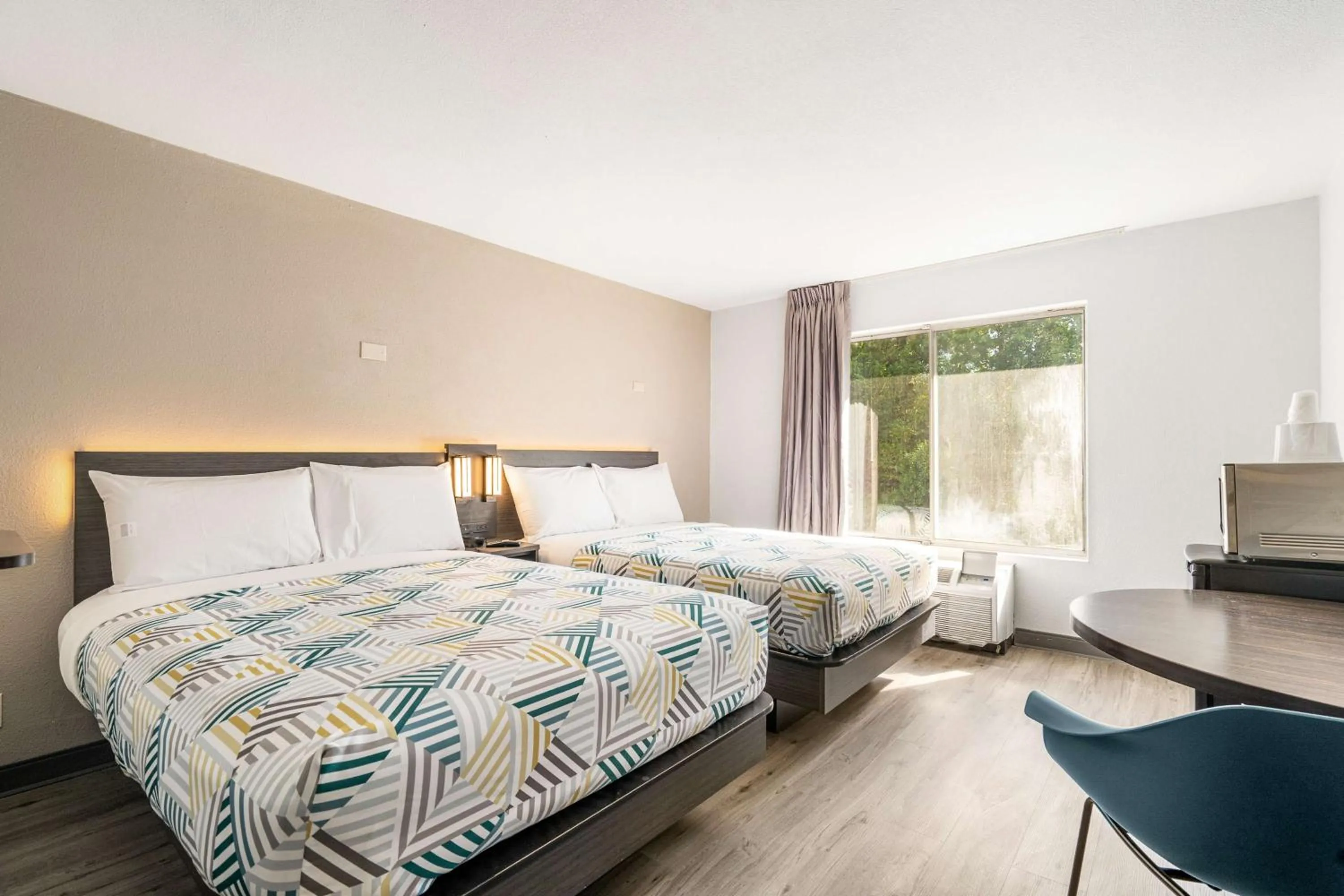 Quadruple Room - single occupancy - Smoking in Motel 6 - Augusta, GA