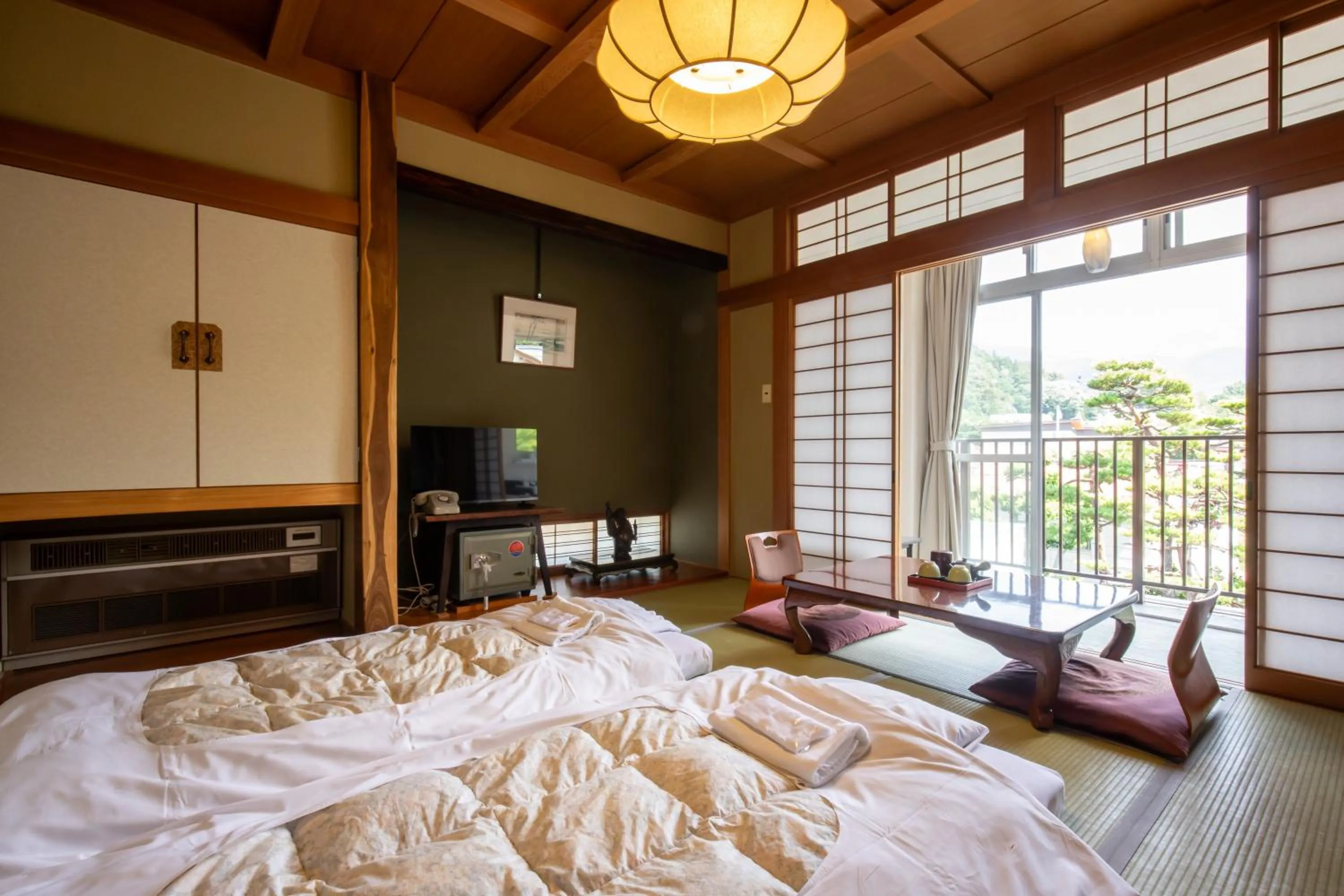 Bedroom, Bed in Shimaya
