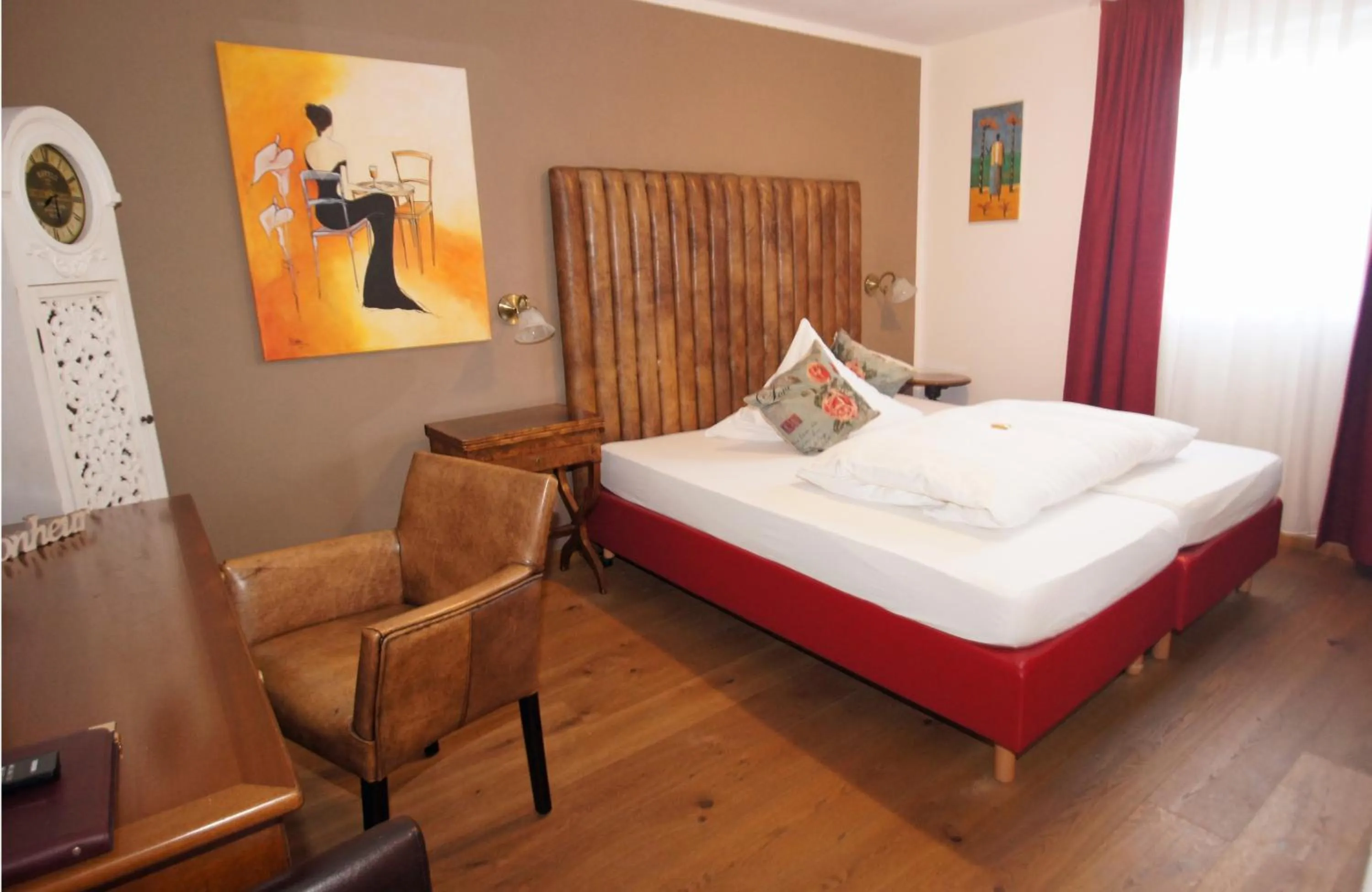 Double Room - single occupancy in UNO Hotel Chapeau Noir - Free Parking